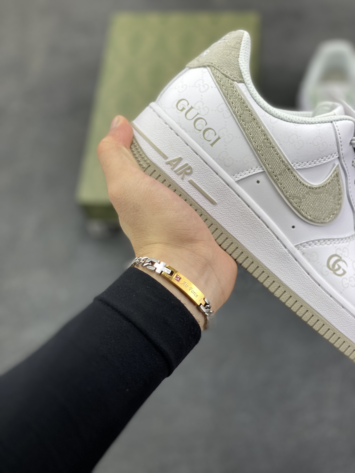 图片[6]-NIke Air Force 1 \’07 Low “古驰联名——米灰牛仔夜光”空军一号 低帮 运动鞋 休闲鞋 折边针车 工艺难度大 原楦头原纸板 原装鞋盒 定制五金配件 内置全掌气垫 原厂鞋底 货号：XX3168-197 尺码：36 36.5 37.5 38 38.5 39 40 40.5 41 42 42.5 43 44 44.5 45-选品中心