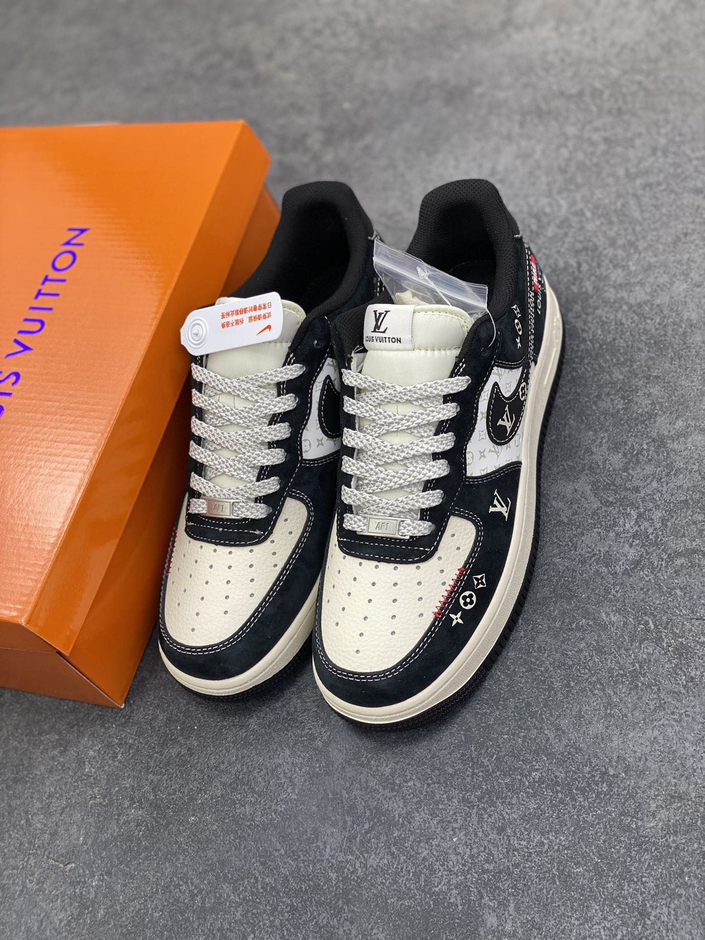 图片[8]-NIke Air Force 1 \’07 Low “LV联名——Nike织标”空军一号 低帮 运动鞋 休闲鞋 折边针车 工艺难度大 原楦头原纸板 原装鞋盒 定制五金配件 内置全掌气垫 原厂鞋底 货号：CX5050-Y26 尺码：36 36.5 37.5 38 38.5 39 40 40.5 41 42 42.5 43 44 44.5 45-选品中心