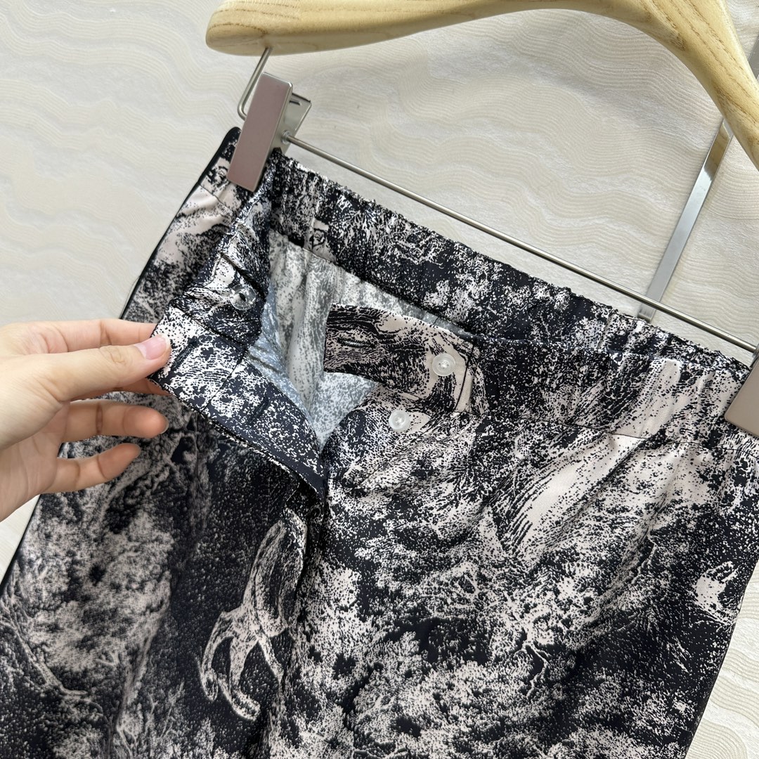 独家首发❤️原单品质，MissD 新品系列 睡衣风真丝长裤！100%真丝斜纹绸，动物园茹伊印花图案穿上夏