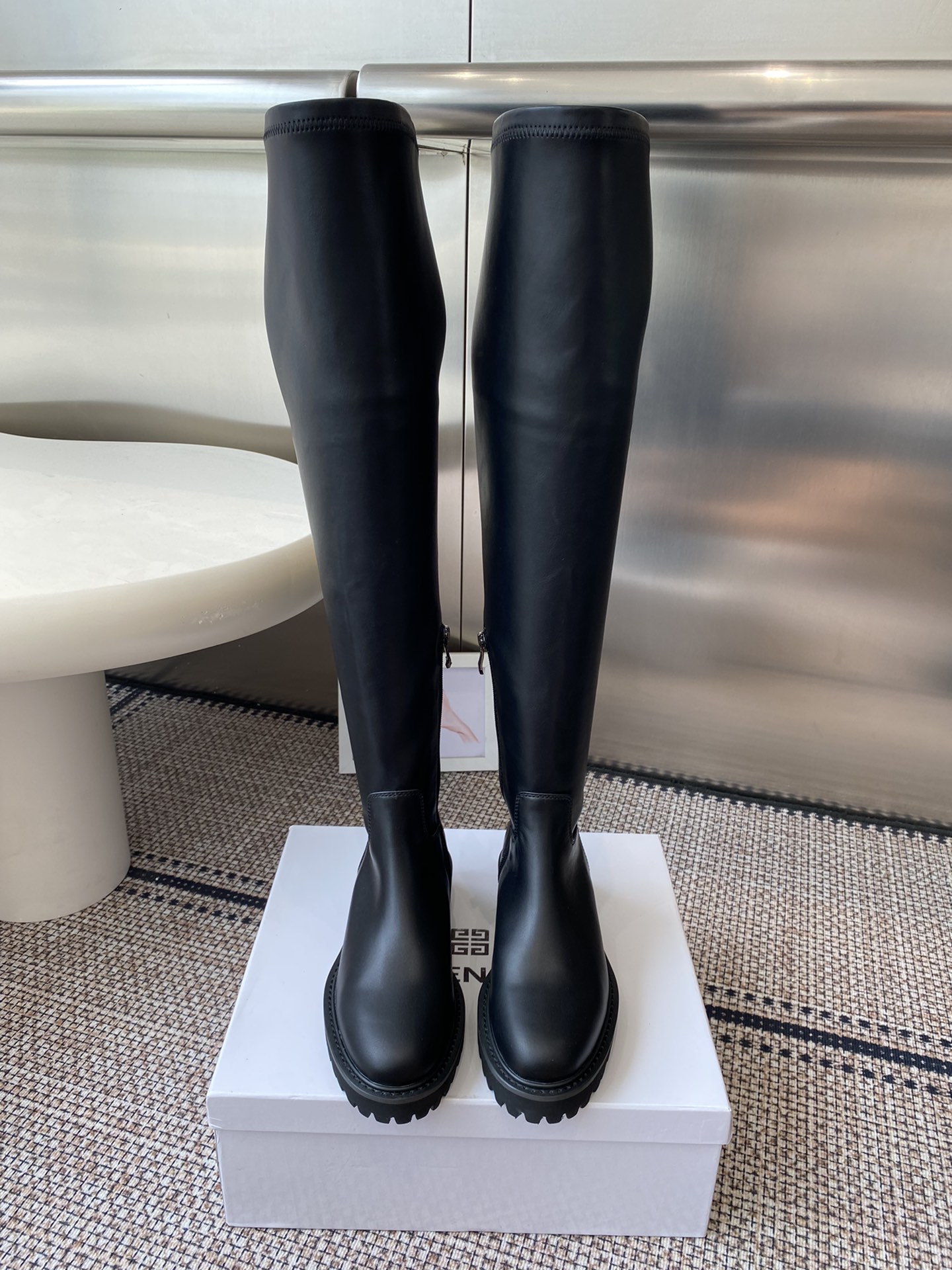 Bottes Montantes Givenchy en Cuir Noir pour Femme - Confort et Style