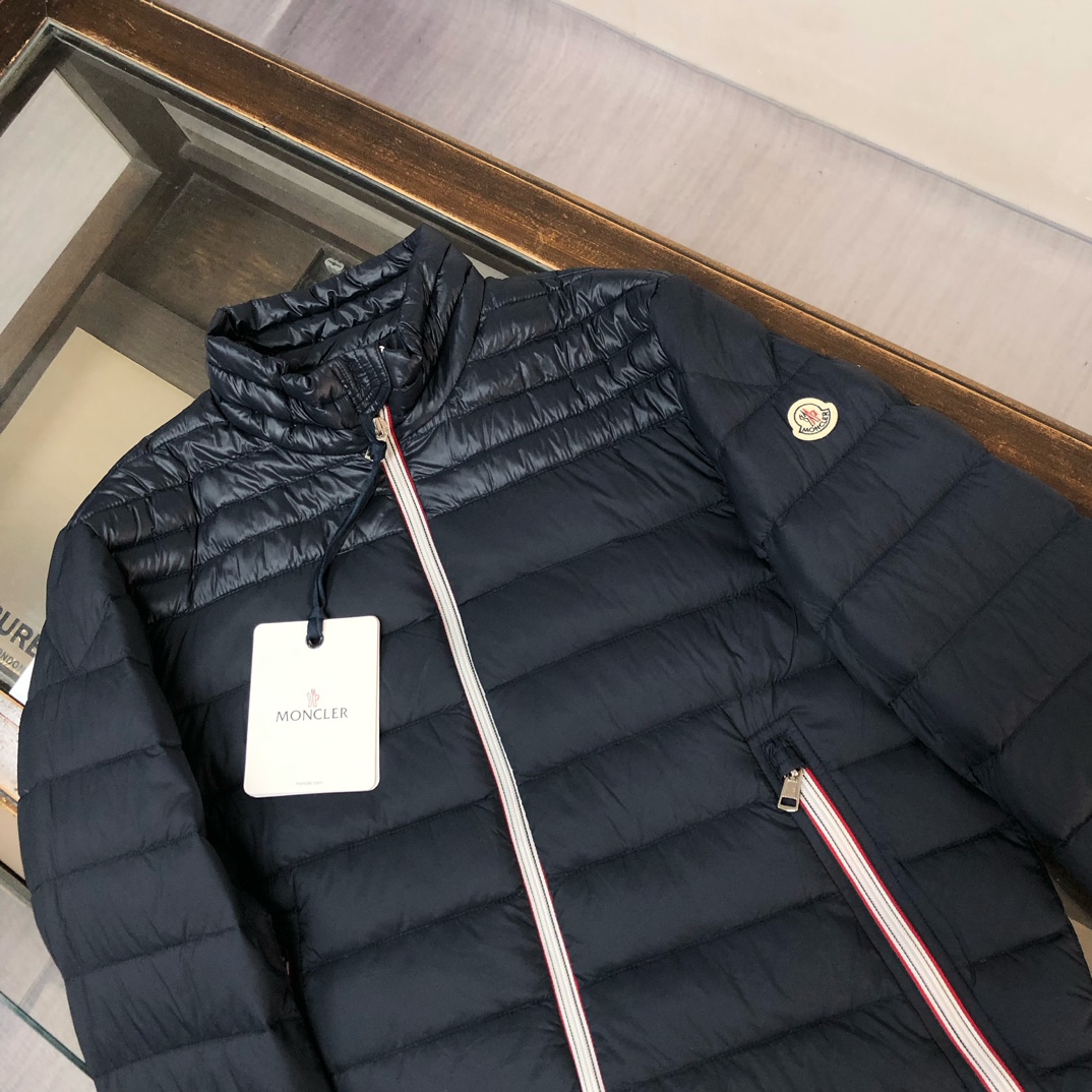羽绒 🆕MONCL#ER 蒙口 Daniel 2025秋冬最新男士轻薄款羽绒服！专柜最新～衣身拉链处间色