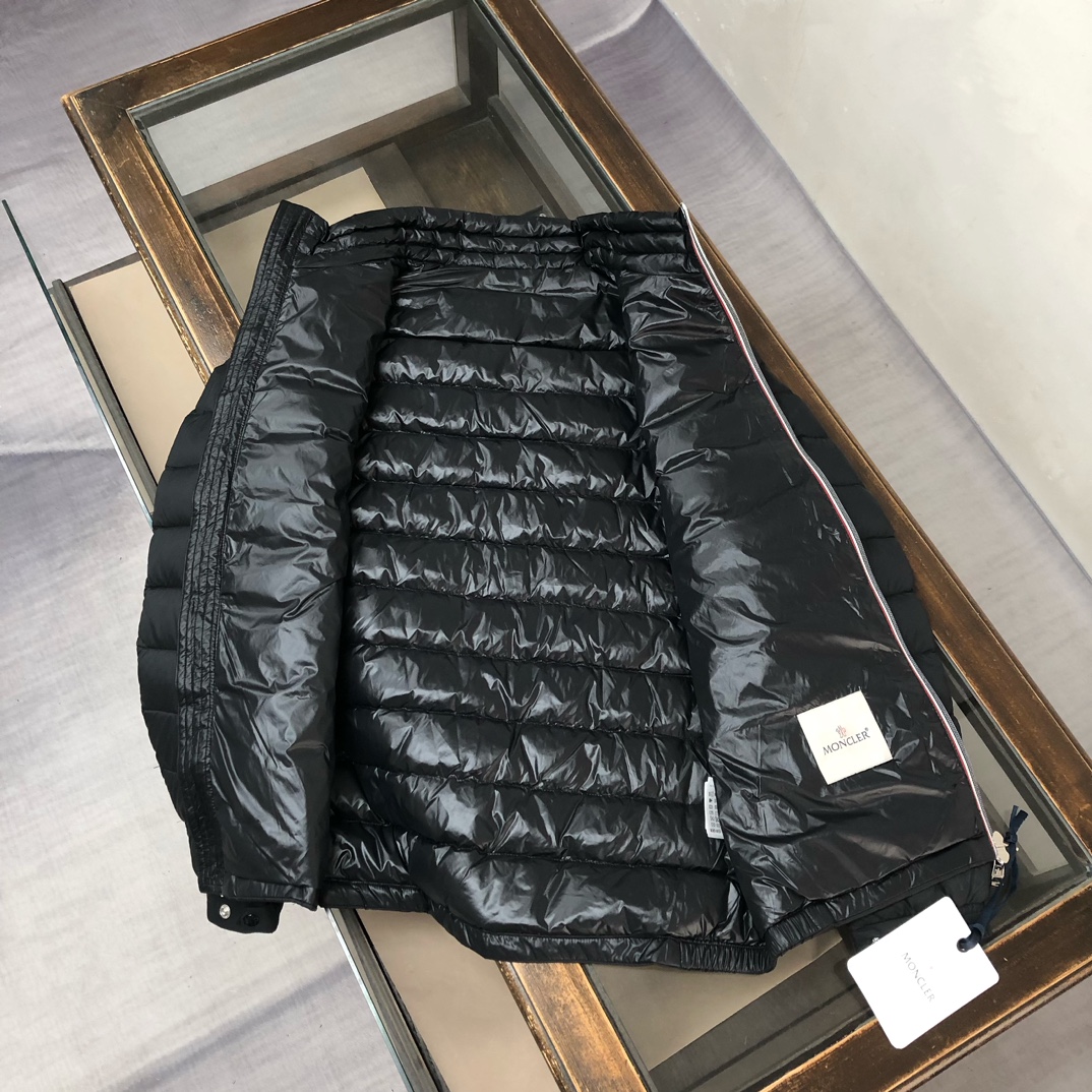 羽绒 🆕MONCL#ER 蒙口 Daniel 2025秋冬最新男士轻薄款羽绒服！专柜最新～衣身拉链处间色