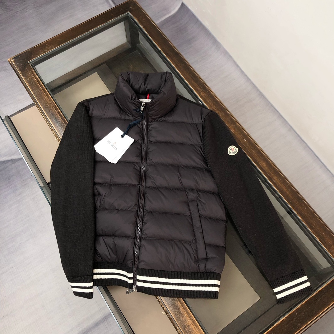 羽绒 🔥Moncler 蒙口 25秋冬最新款毛织拼接羽绒服!毛衣与羽绒服的拼接设计,既保留了羽绒服的保暖