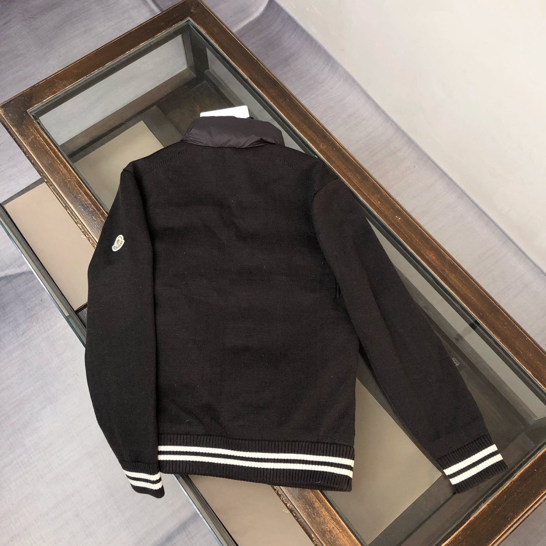 羽绒 🔥Moncler 蒙口 25秋冬最新款毛织拼接羽绒服!毛衣与羽绒服的拼接设计,既保留了羽绒服的保暖