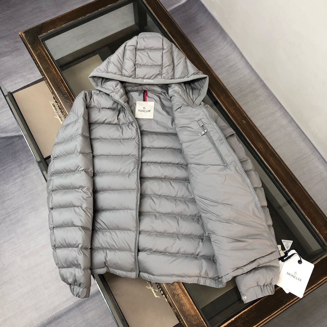 羽绒 🔥Moncler 蒙口 Galion 早秋轻薄连帽羽绒服😍 专柜同步上新🈶售~这款羽绒服夹克轻便而