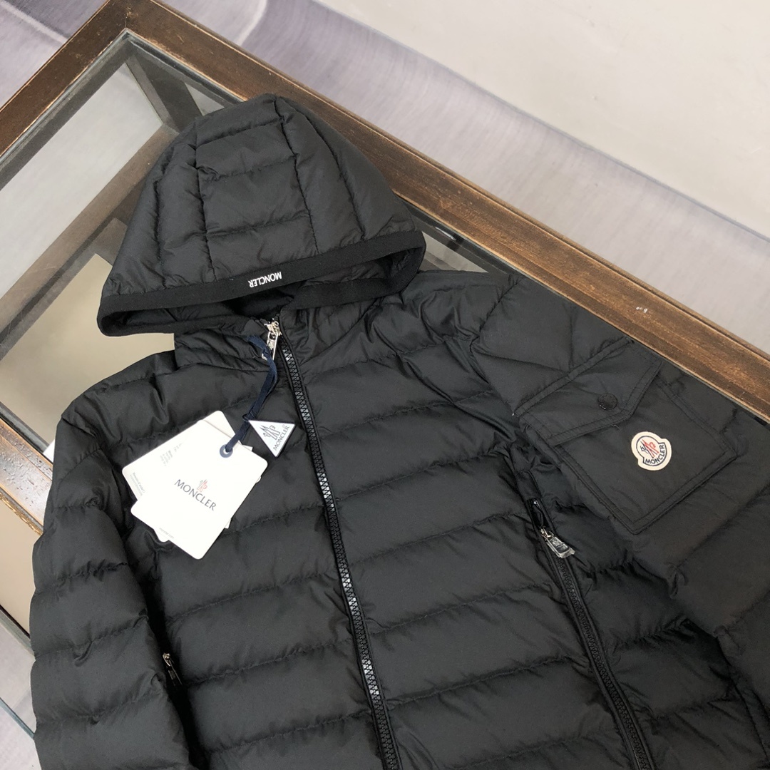 羽绒 🔥Moncler 蒙口 Galion 早秋轻薄连帽羽绒服😍 专柜同步上新🈶售~这款羽绒服夹克轻便而