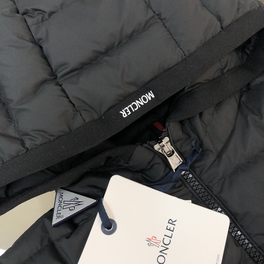 羽绒 🔥Moncler 蒙口 Galion 早秋轻薄连帽羽绒服😍 专柜同步上新🈶售~这款羽绒服夹克轻便而