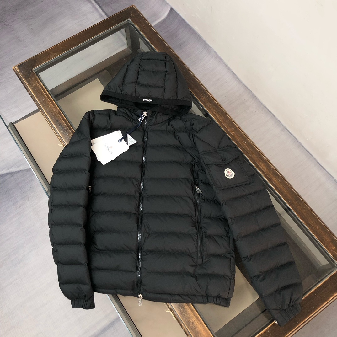 羽绒 🔥Moncler 蒙口 Galion 早秋轻薄连帽羽绒服😍 专柜同步上新🈶售~这款羽绒服夹克轻便而