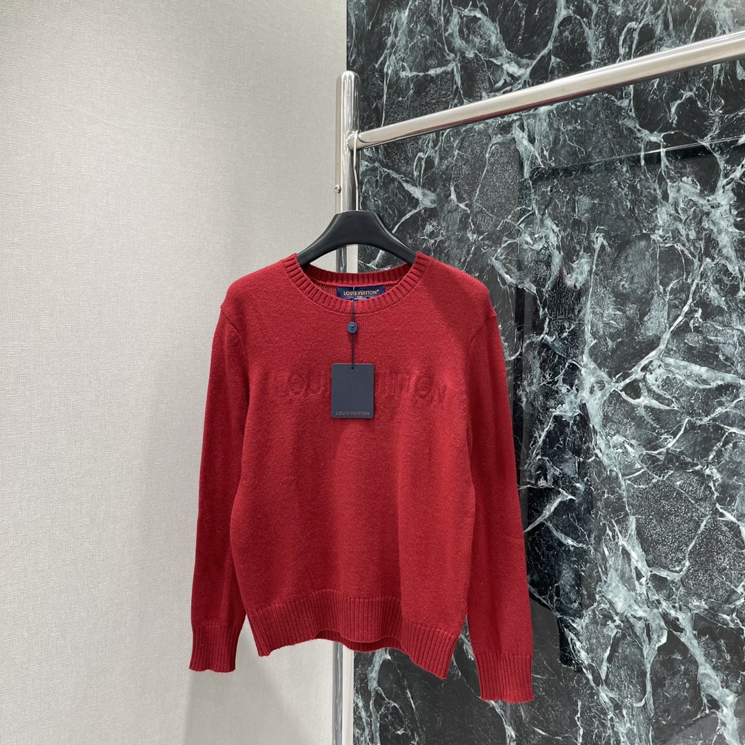 路易 25秋冬新款 刺绣套头毛衣 胸前刺绣工艺勾勒出品牌字母装点彰显高级定位和时尚调性 打造无性别的时髦