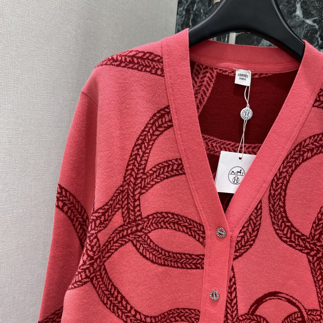 Her 25秋冬新款 撞色带链扣针织开衫 舒适亲肤V领落肩开衫剪裁穿出慵懒松弛感 袖口衣摆螺纹收边弹性十