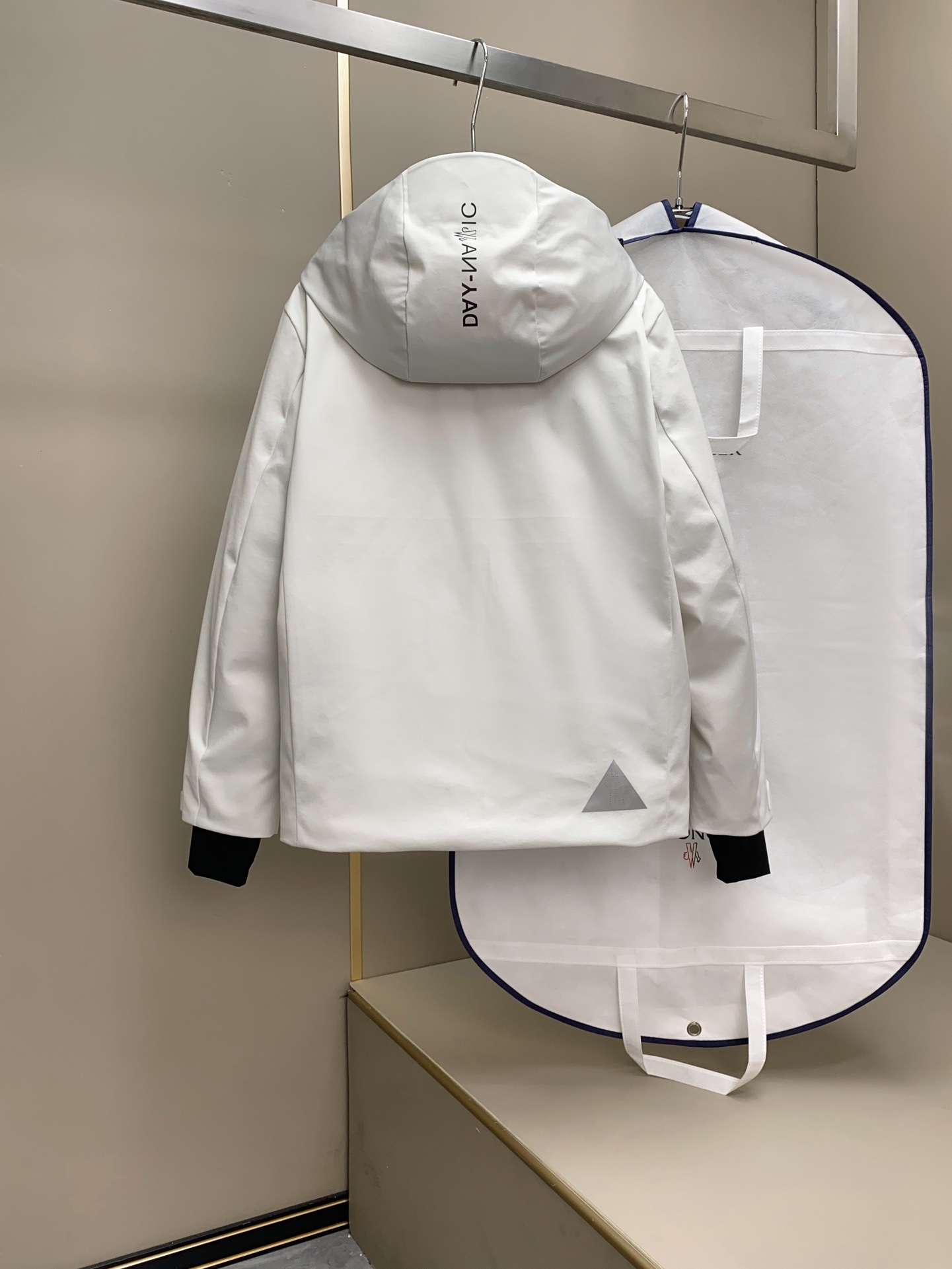 白色细节设计特写