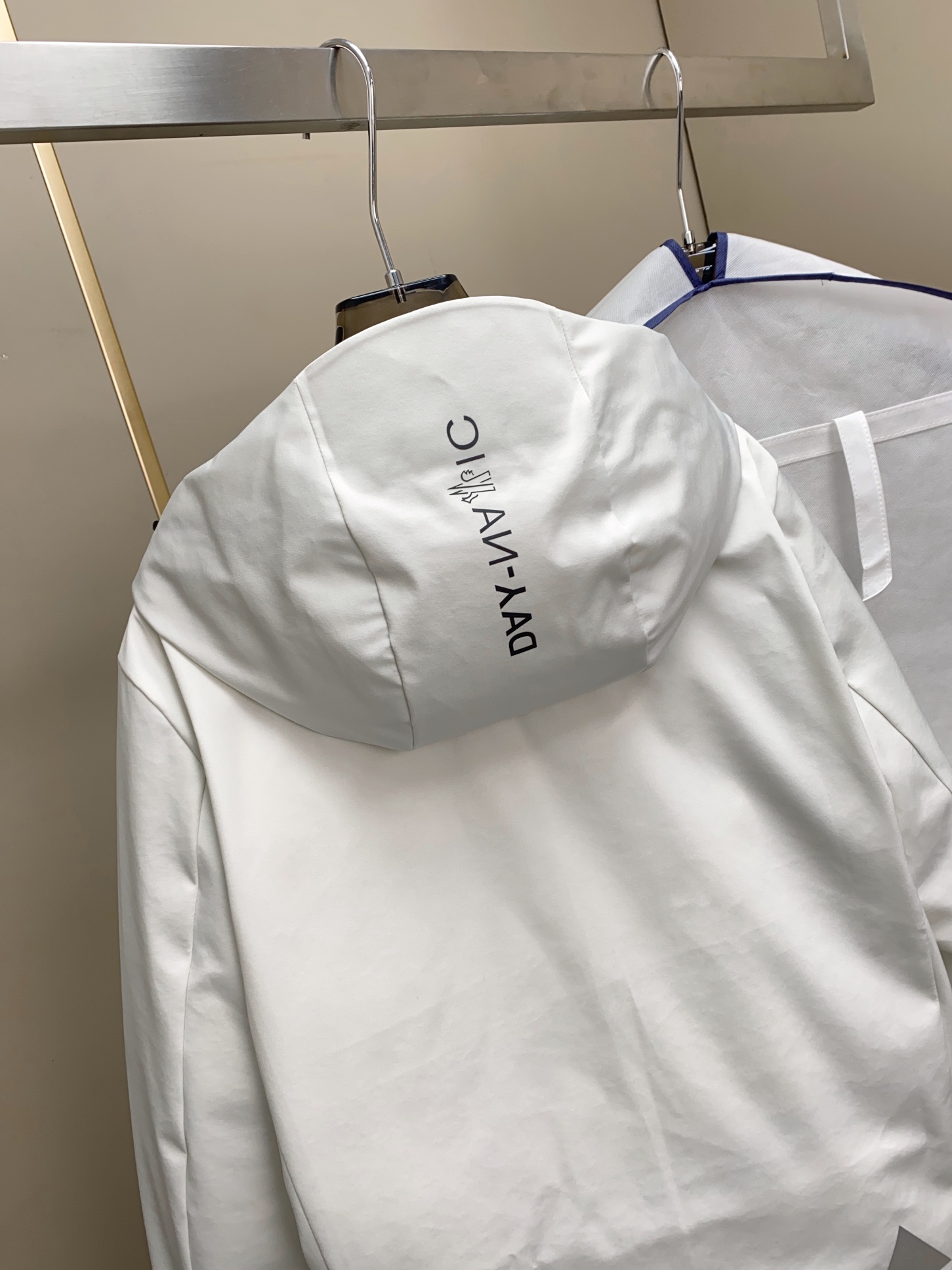 白色细节设计特写