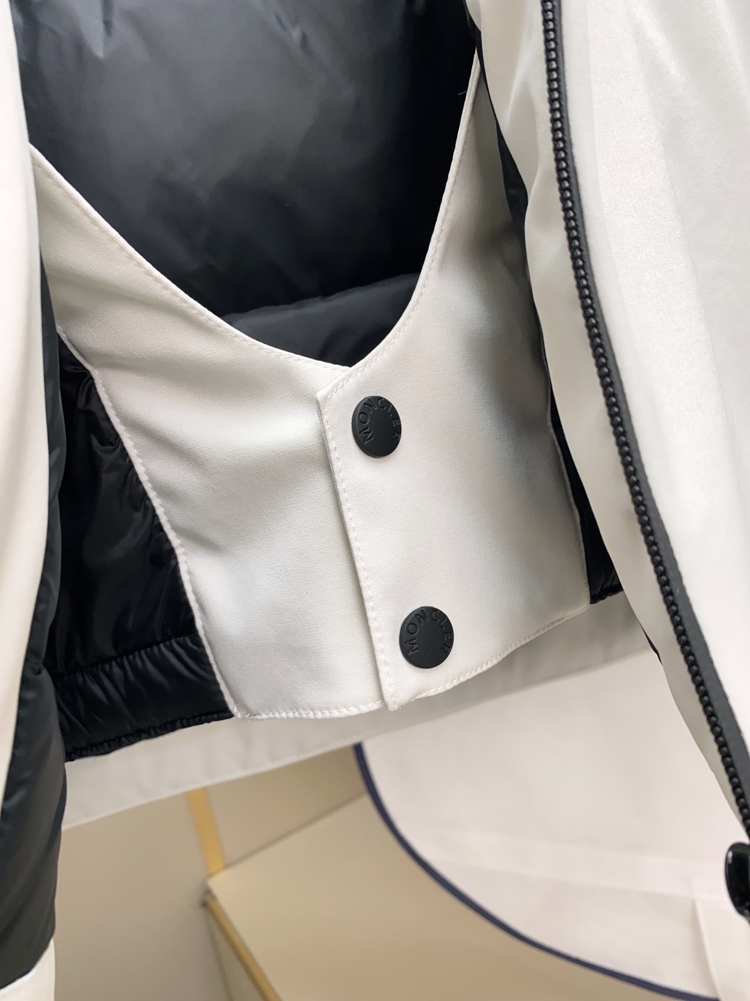 白色细节设计特写