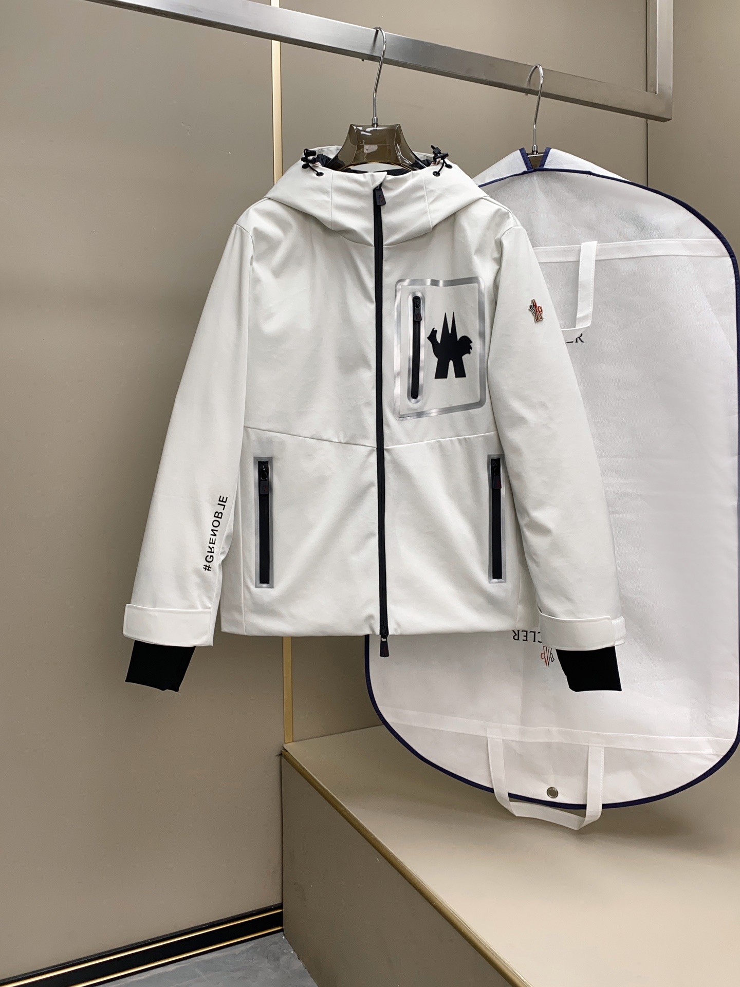 白色细节设计特写