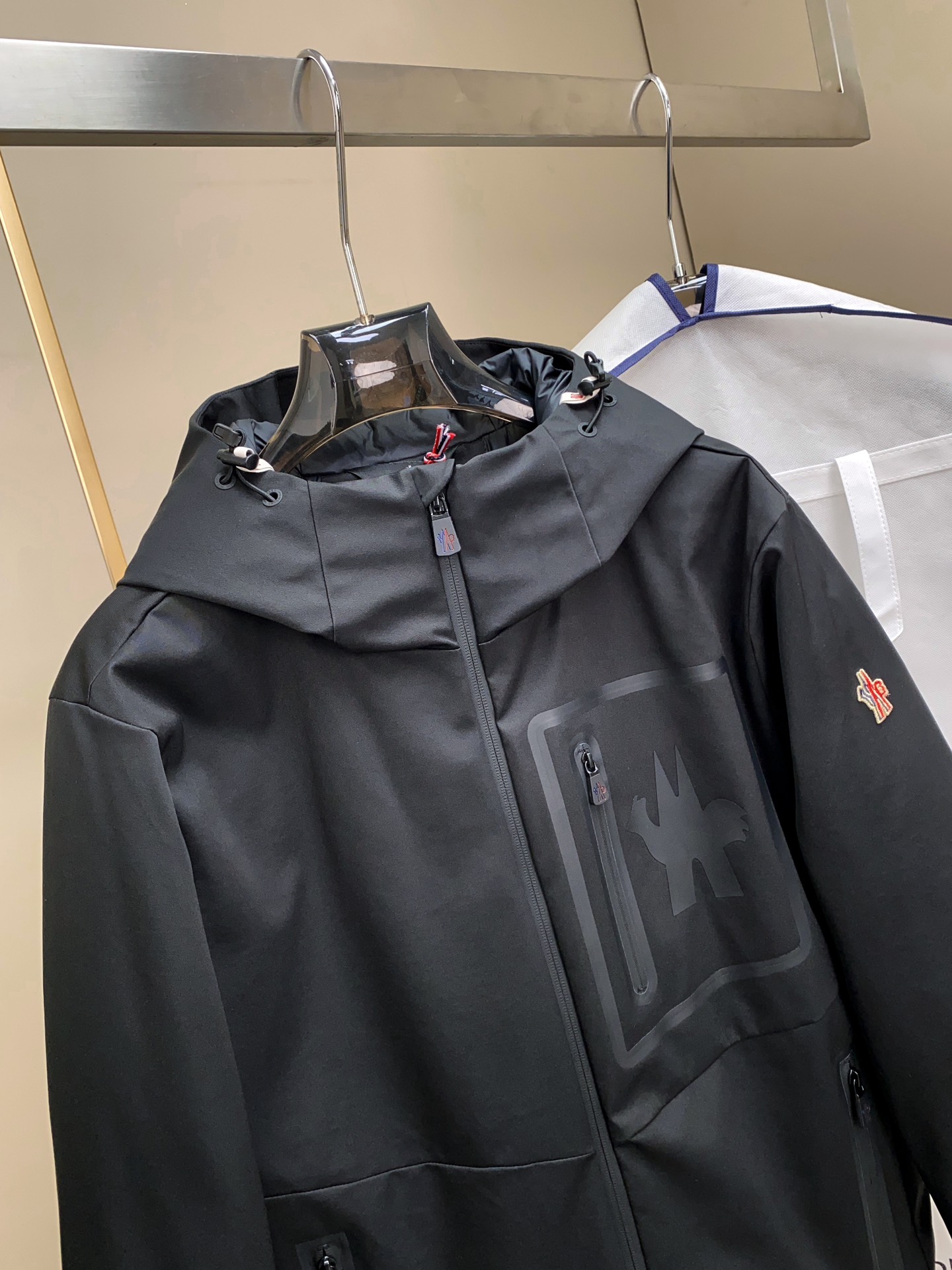 MON新品男女同款户外滑雪羽绒系列保暖羽绒服夜光3M标志！户外运动装备起家的M家，对于保暖性和舒适感有着