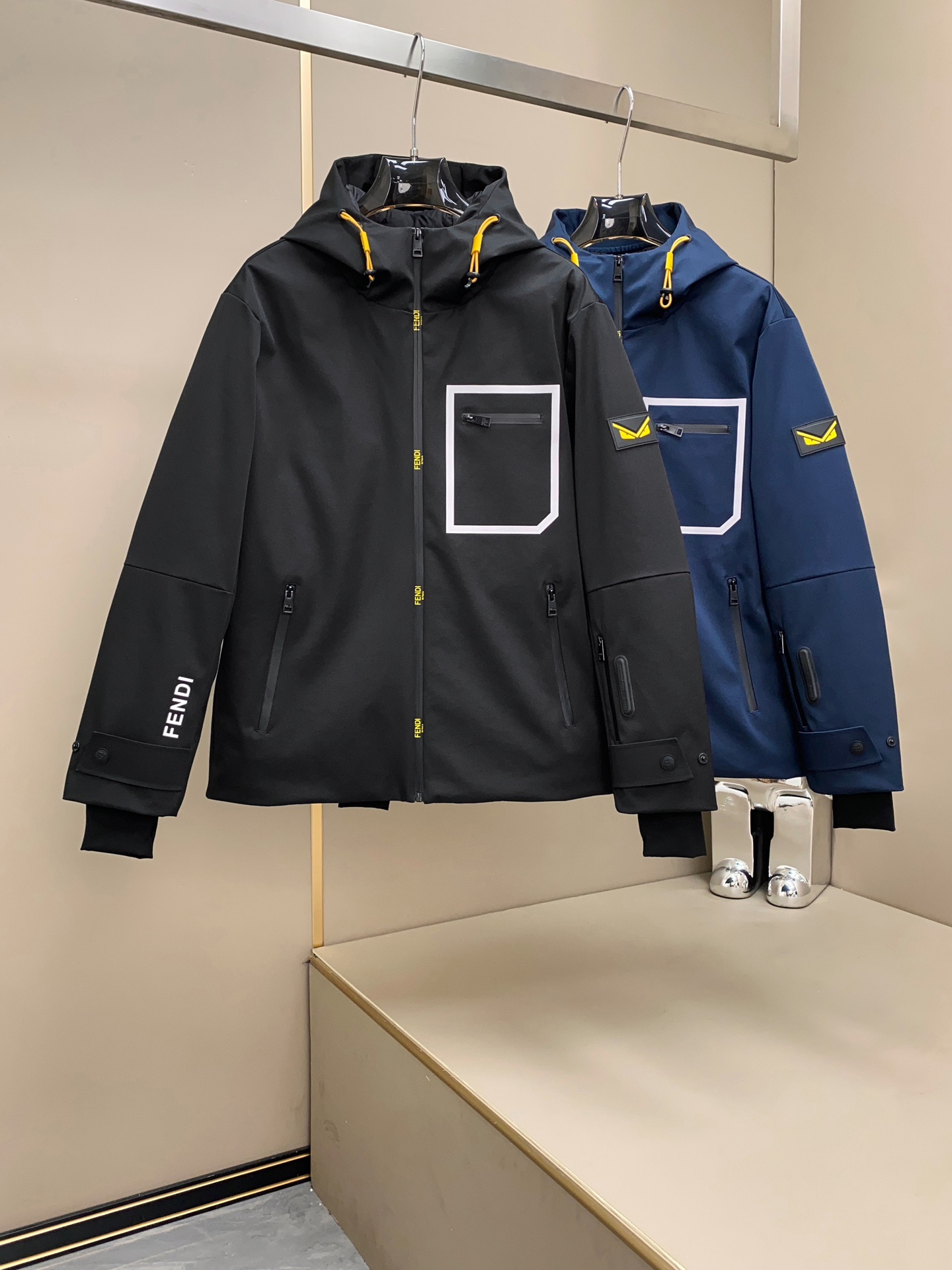 FD家族优秀之作，户外滑雪羽绒系列保暖羽绒服夜光3M标志！对于保暖性和舒适感有着近乎疯狂的追求。内里填充