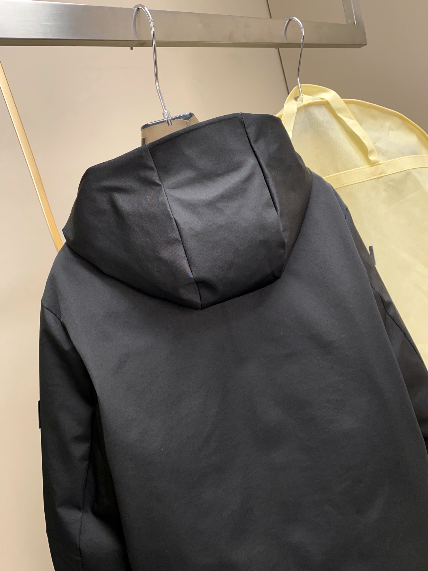 FD家族优秀之作，户外滑雪羽绒系列保暖羽绒服夜光3M标志！对于保暖性和舒适感有着近乎疯狂的追求。内里填充