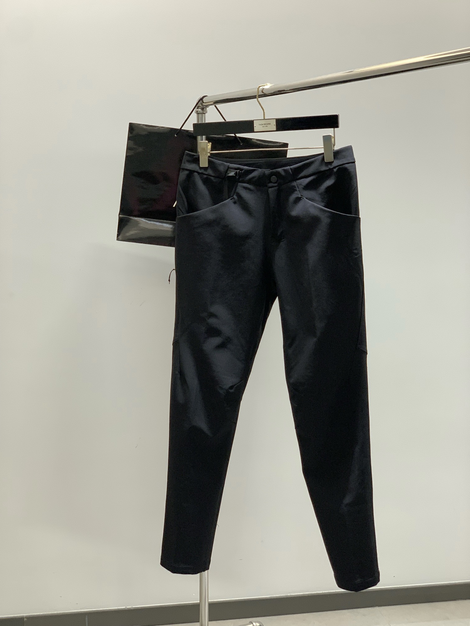 ，ARCTERYX 始祖鸟，2025秋季新品，时尚休闲裤，专柜同步有售，原单狠货，采用进口原版面料，顶级