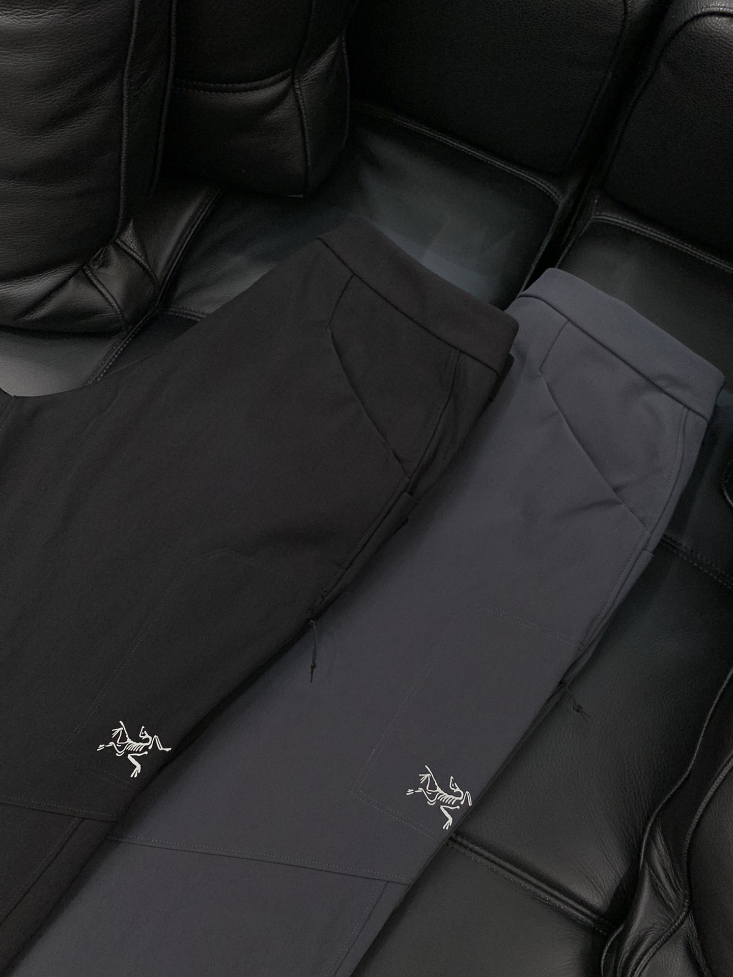 ，ARCTERYX 始祖鸟，2025秋季新品，时尚休闲裤，专柜同步有售，原单狠货，采用进口原版面料，顶级