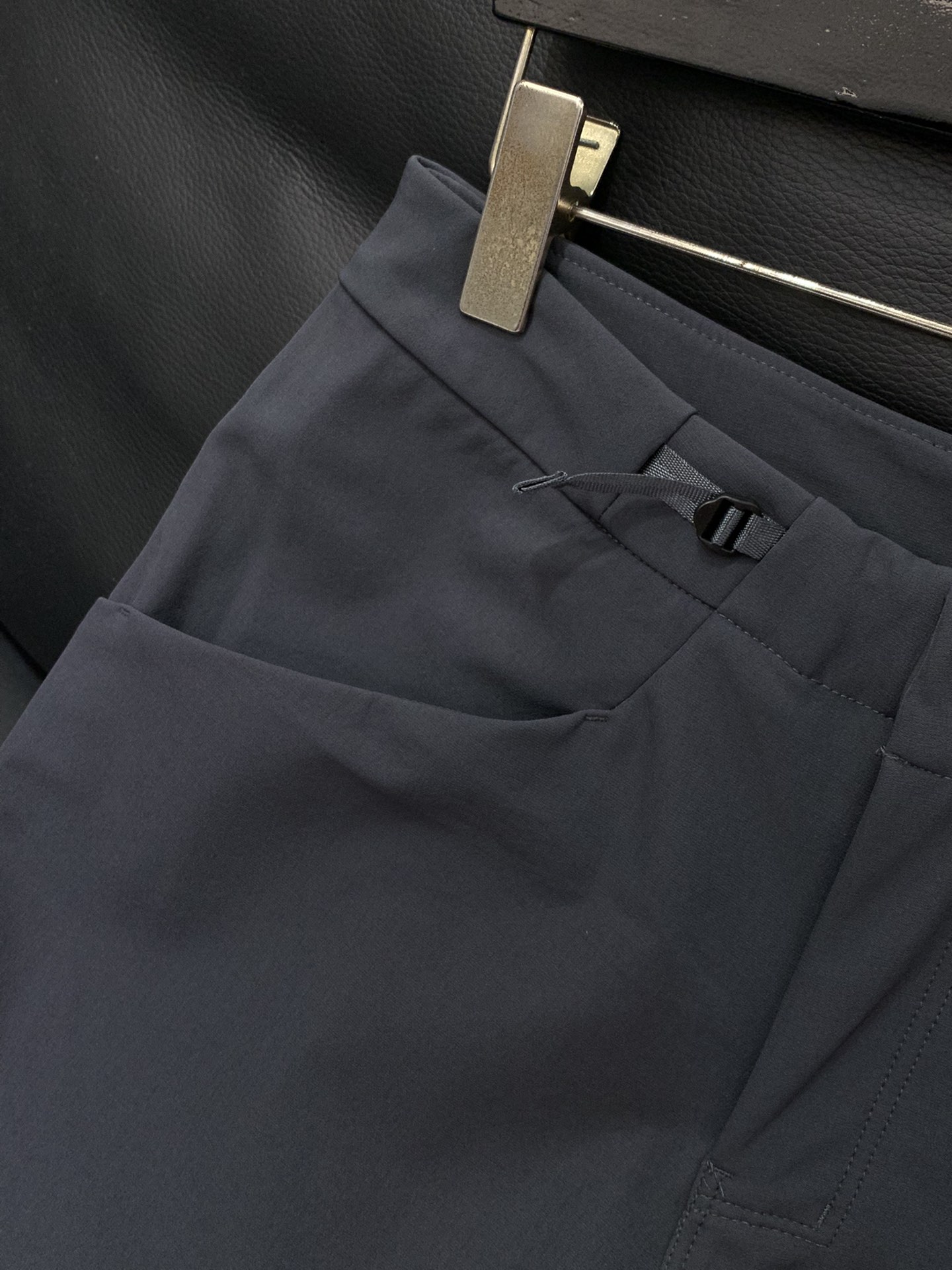 ，ARCTERYX 始祖鸟，2025秋季新品，时尚休闲裤，专柜同步有售，原单狠货，采用进口原版面料，顶级