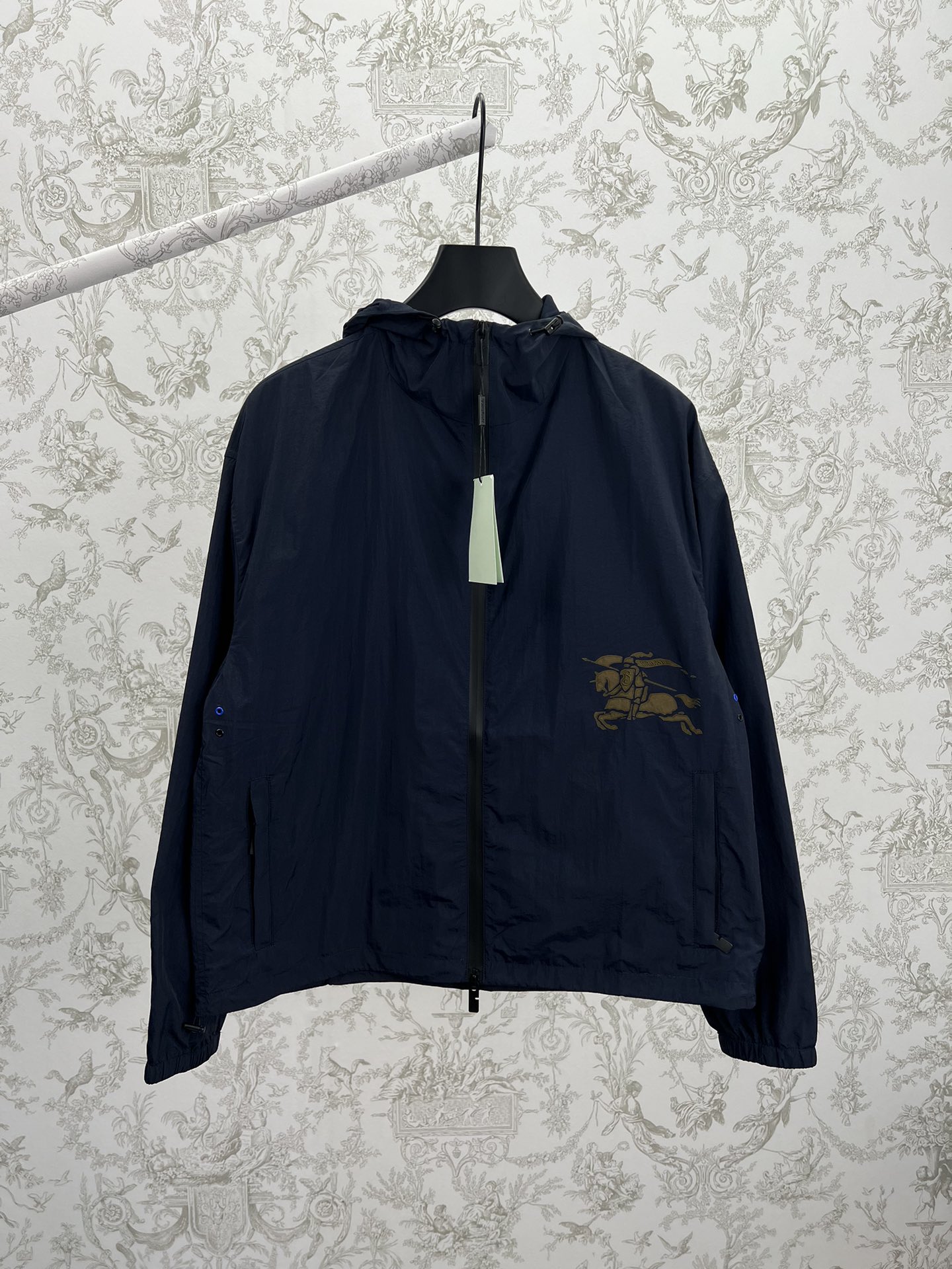 Chaqueta con capucha Burberry 25ss Equestrian Patch Hard Shell Versión alta Tamaño: S.M.L.XL.