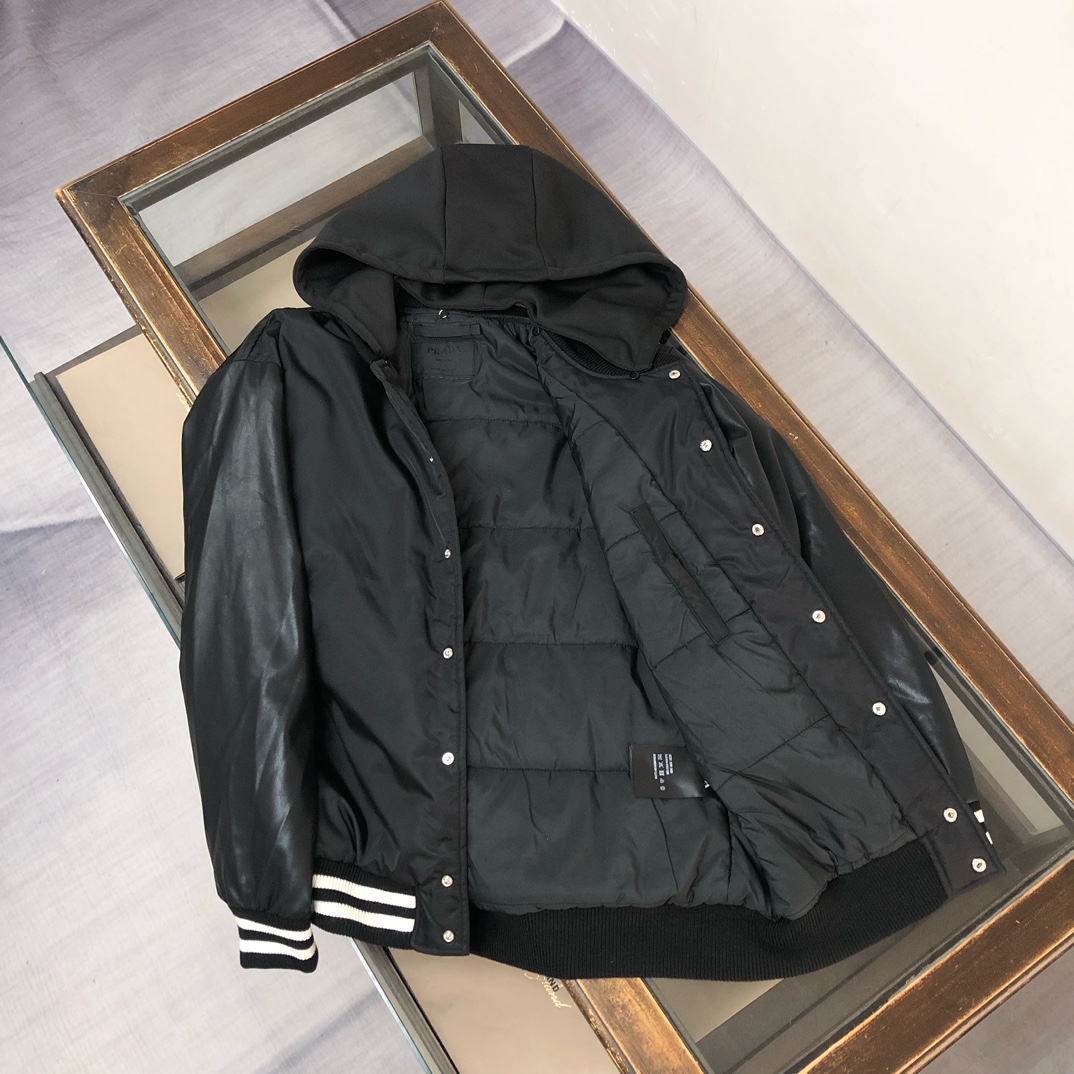 羽绒 🆕🔥 PRADA 普拉达 25秋冬最新款拼皮羽绒服～ 减龄短款棒球领～丨⚠独家yb开发！高版出品！
