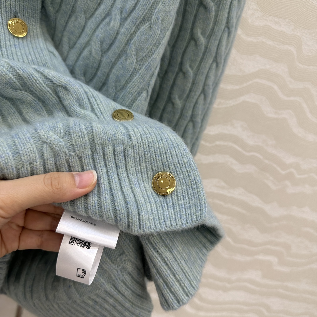 独家首发❤️高端原单品质，lP🆕高智感 老钱风穿搭气质V领羊毛外套！品质控必入！100%进口羊毛重磅克重