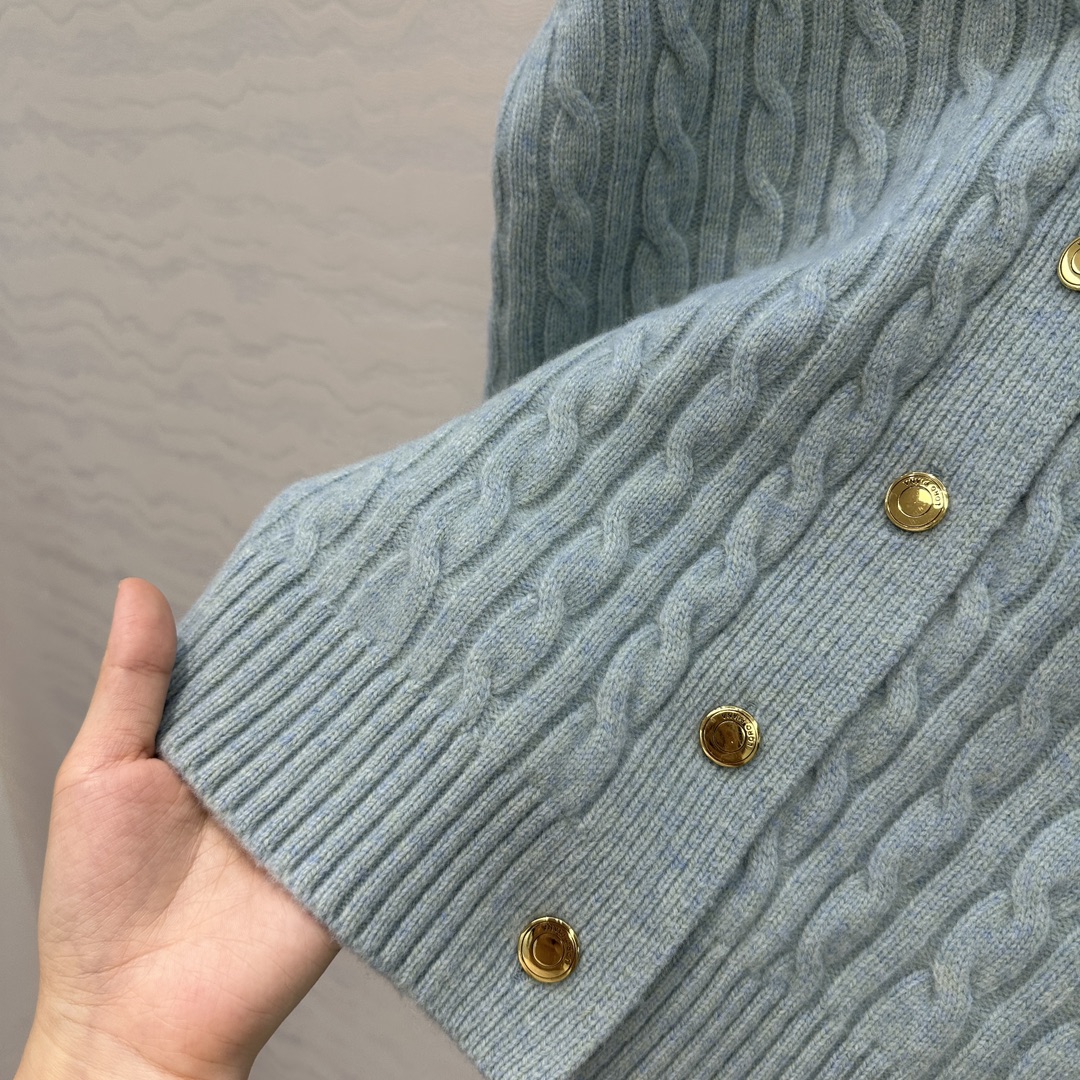 独家首发❤️高端原单品质，lP🆕高智感 老钱风穿搭气质V领羊毛外套！品质控必入！100%进口羊毛重磅克重