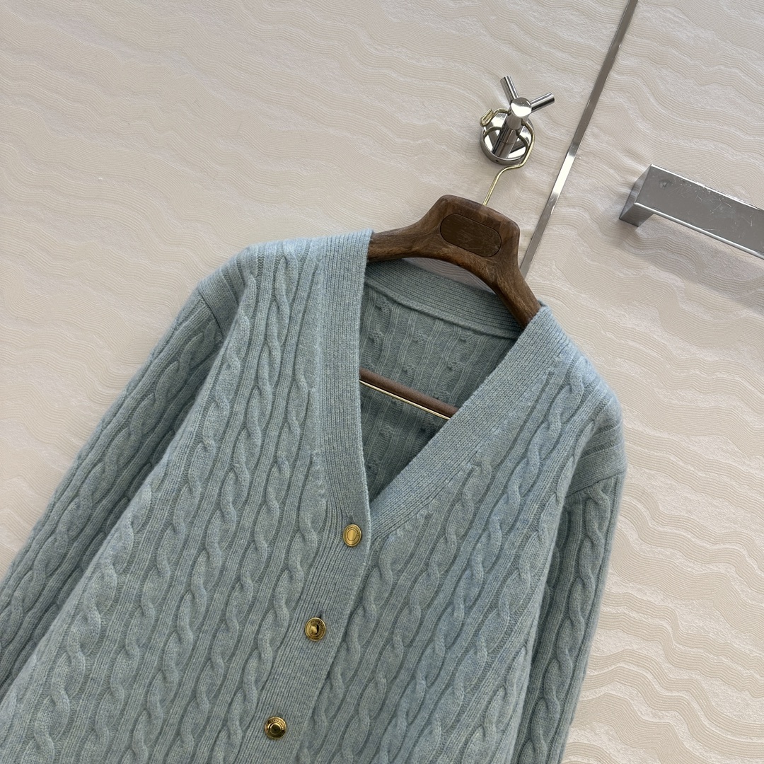 独家首发❤️高端原单品质，lP🆕高智感 老钱风穿搭气质V领羊毛外套！品质控必入！100%进口羊毛重磅克重