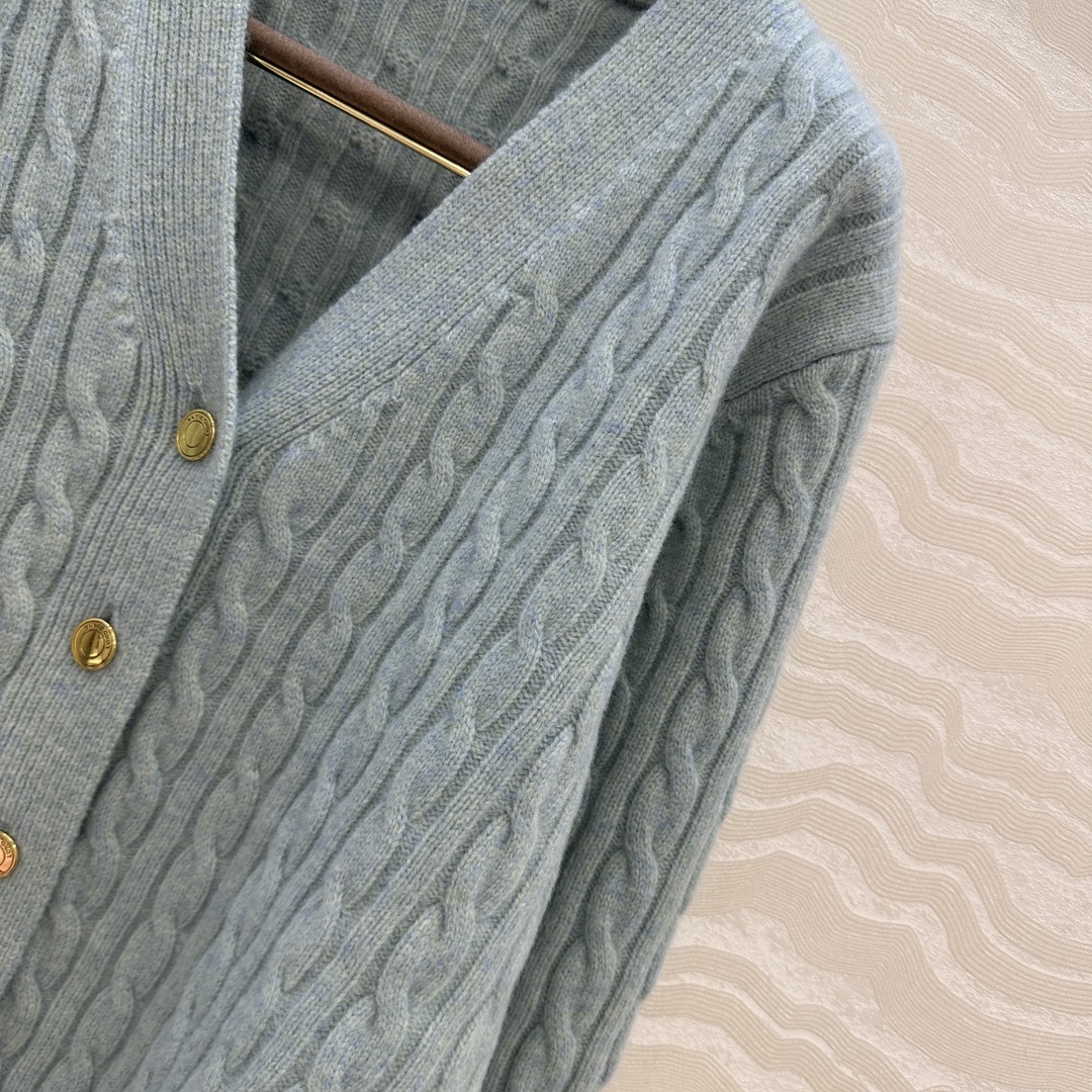 独家首发❤️高端原单品质，lP🆕高智感 老钱风穿搭气质V领羊毛外套！品质控必入！100%进口羊毛重磅克重