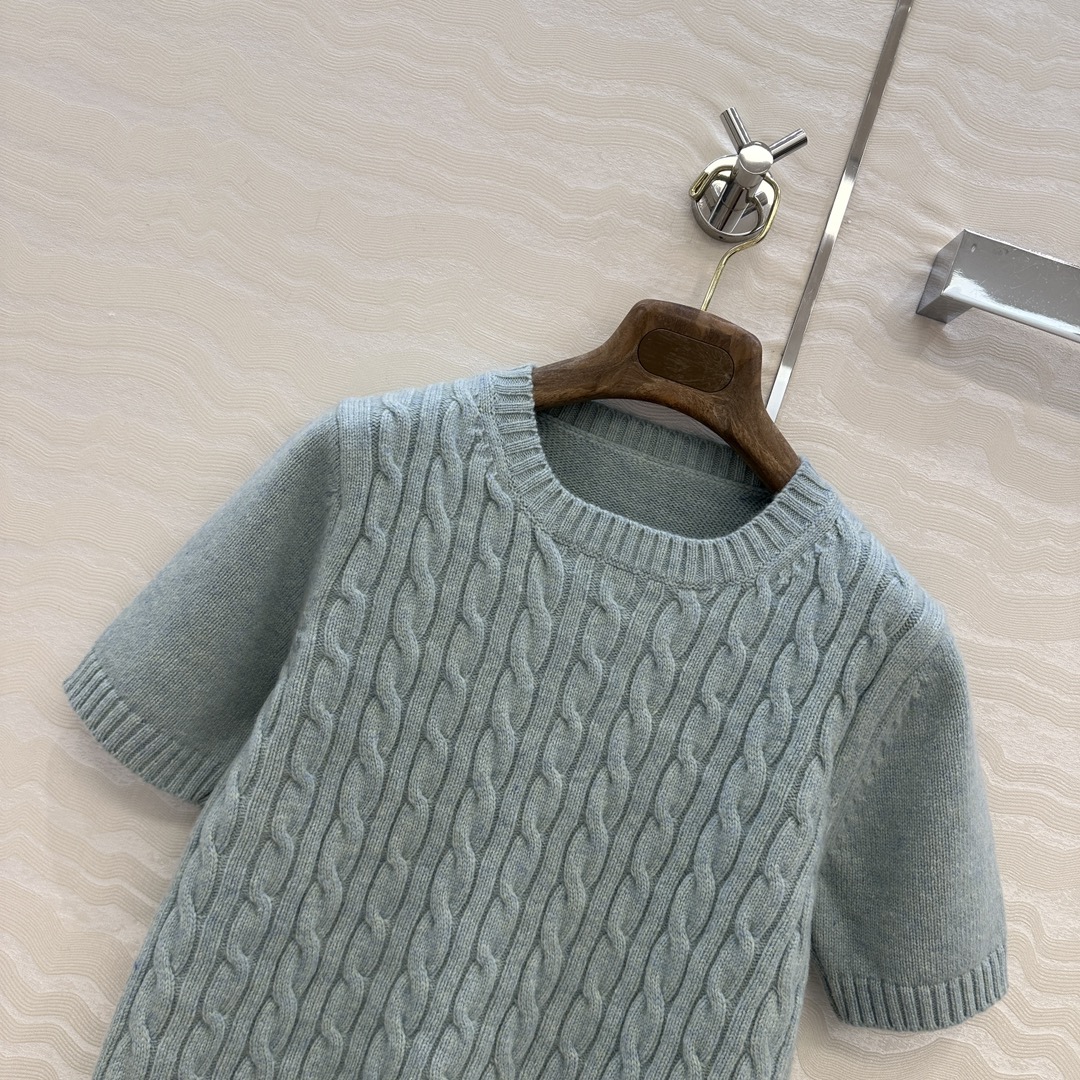 独家首发❤️高端原单品质，lP🆕高智感 老钱风穿搭气质圆领羊毛短袖上衣！品质控必入！100%进口羊毛重磅