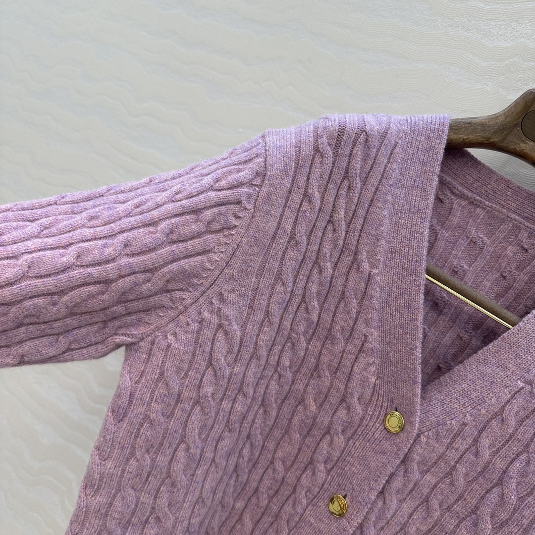 独家首发❤️高端原单品质，lP🆕高智感 老钱风穿搭气质V领羊毛外套！品质控必入！100%进口羊毛重磅克重