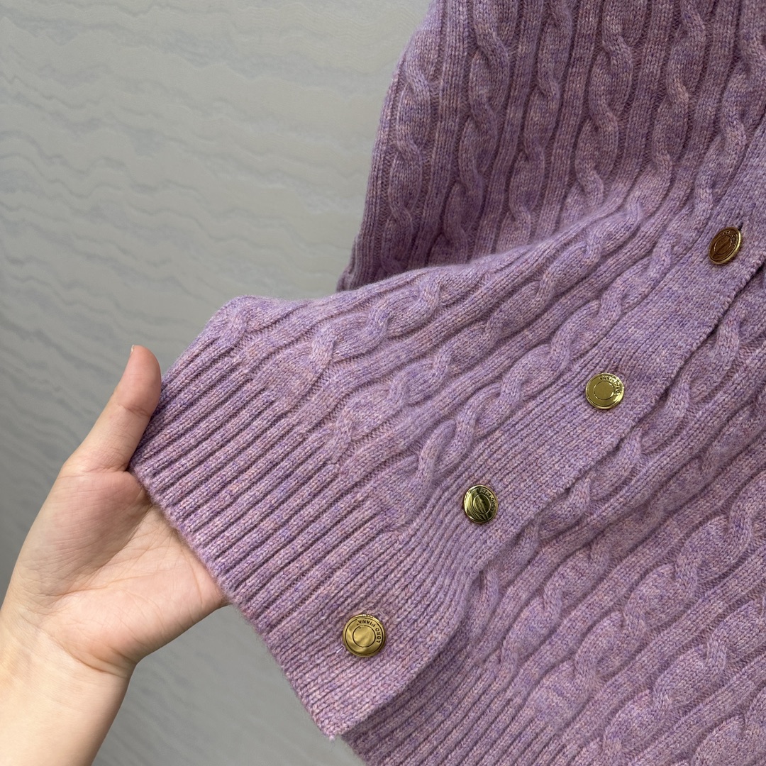 独家首发❤️高端原单品质，lP🆕高智感 老钱风穿搭气质V领羊毛外套！品质控必入！100%进口羊毛重磅克重