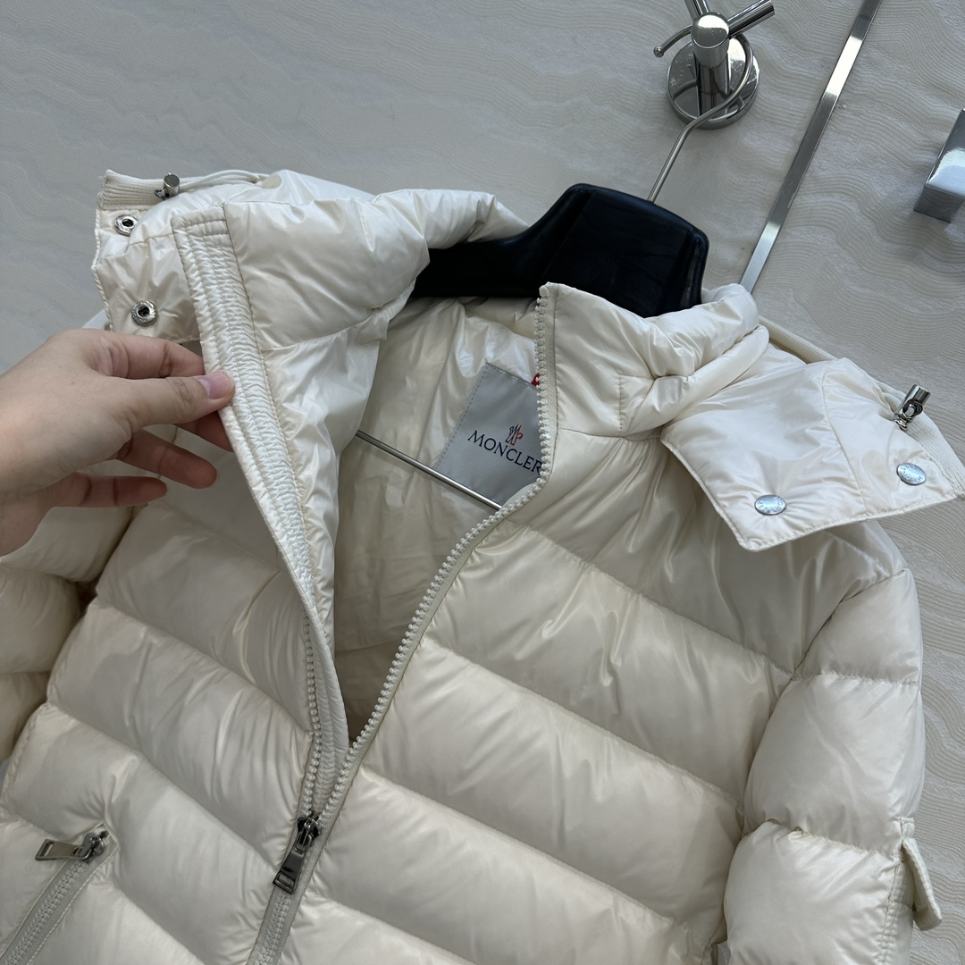 羽绒服主推款❤️原单品质Mo秋冬必入经典baby收腰羽绒服！原版定制记忆丝质感柔软细腻超赞！横排缝隙收腰