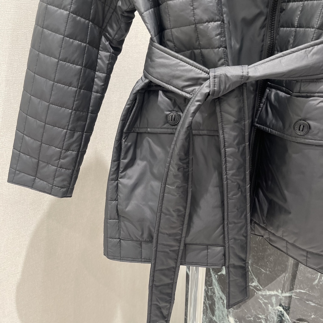 Her 25秋冬新款 立领衔缝大衣 立领拉链中长棉服外套菱格棉服经典格纹珩线工艺时尚又显瘦 改良立领设计