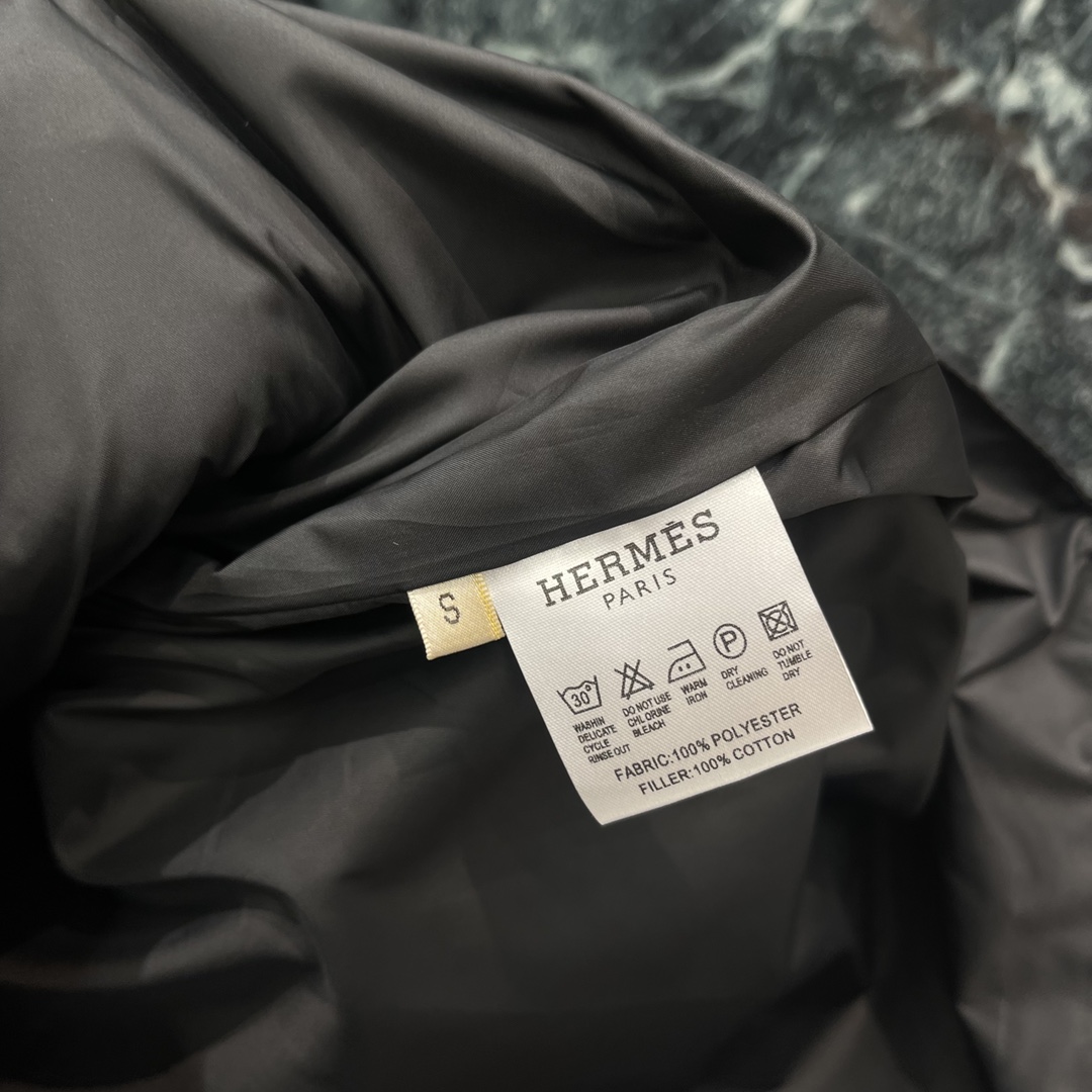 Her 25秋冬新款 立领衔缝大衣 立领拉链中长棉服外套菱格棉服经典格纹珩线工艺时尚又显瘦 改良立领设计