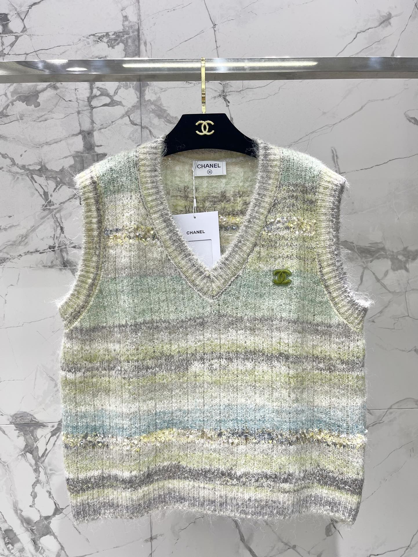 CHANEL V-Neck Gradient Mohair Sleeveless Vest - Super Slimming Design
