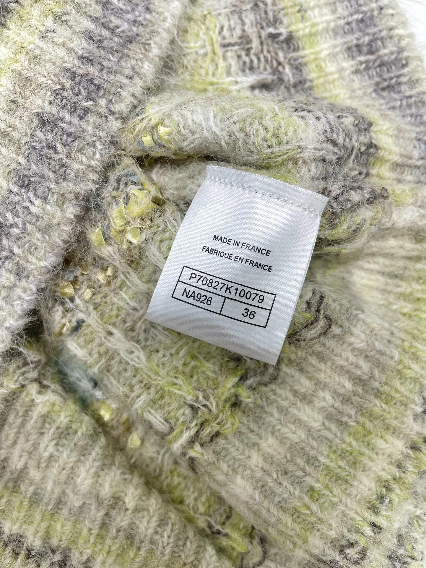 CHANEL V-Neck Gradient Mohair Sleeveless Vest - Super Slimming Design 8 i1758081469 7656 6