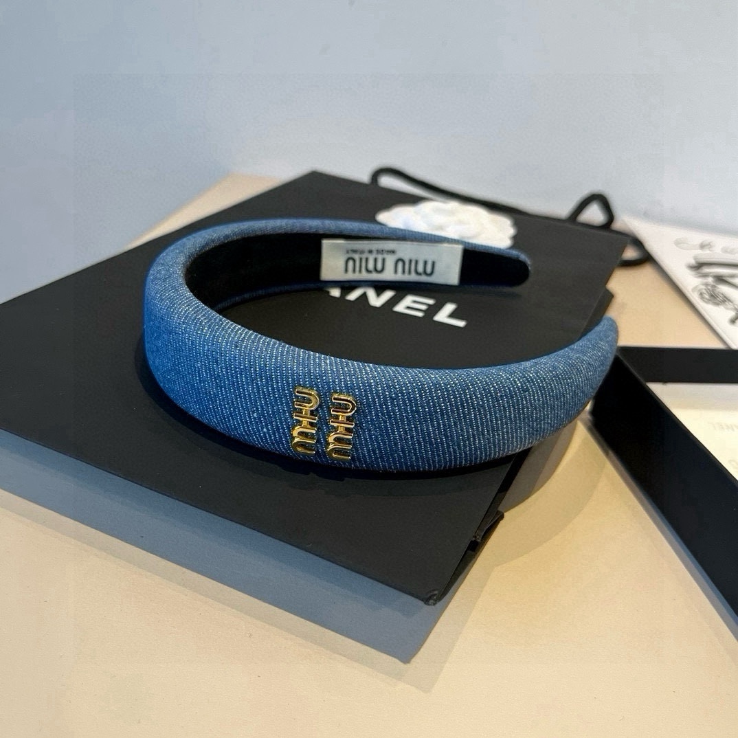NO:371943,Miumiu denim hairband, a must-have for high-end customized socialites, your hairpins, hairpins, miumiu, hairpins19860909miumiu缪缪牛仔发箍,高端定制名媛必备哦你发夹,发夹,miumiu,hairpins,accessory