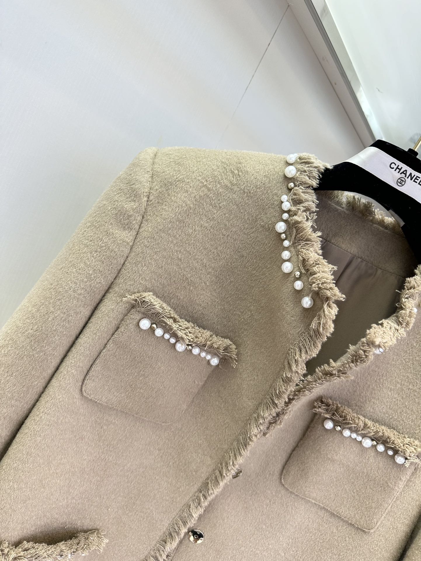 Elegant Wool Coat: Minimalist Collarless Design for Autumn & Winter 8 i1758094482 2268 6
