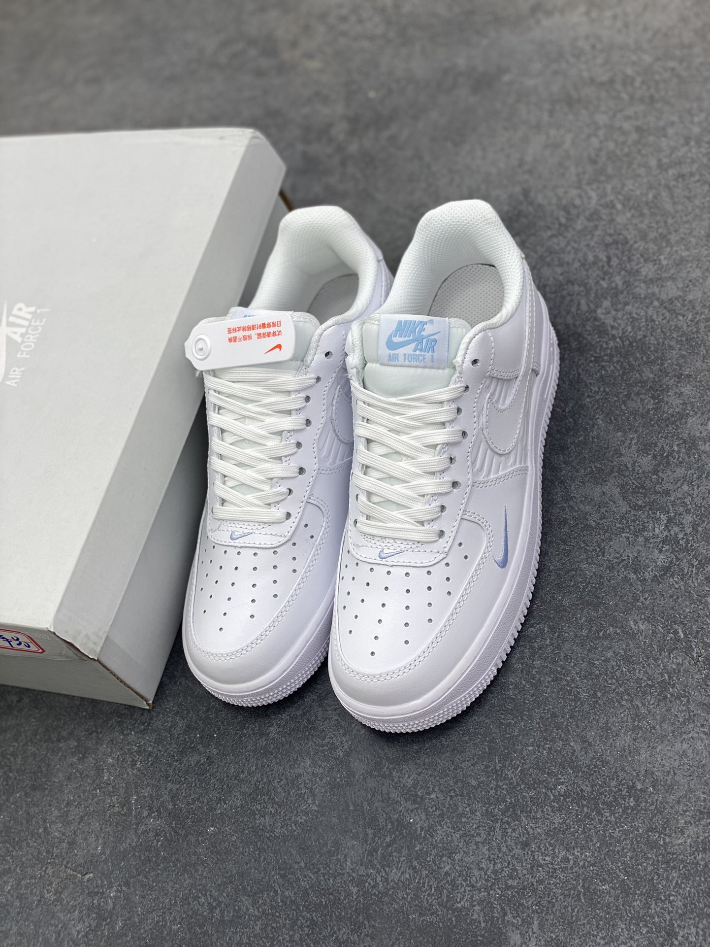 图片[8]-NK Air Force 1 空军一号 压印浮雕小勾 原楦头原纸板 打造纯正空军版型#专注外贸渠道 全掌内置蜂窝气垫 #原盒配件 原厂中底钢印、拉帮完美 货号：IH4475-100 尺码：36 36.5 37.5 38 38.5 39 40 40.5 41 42 42.5 43 44 44.5 45-选品中心