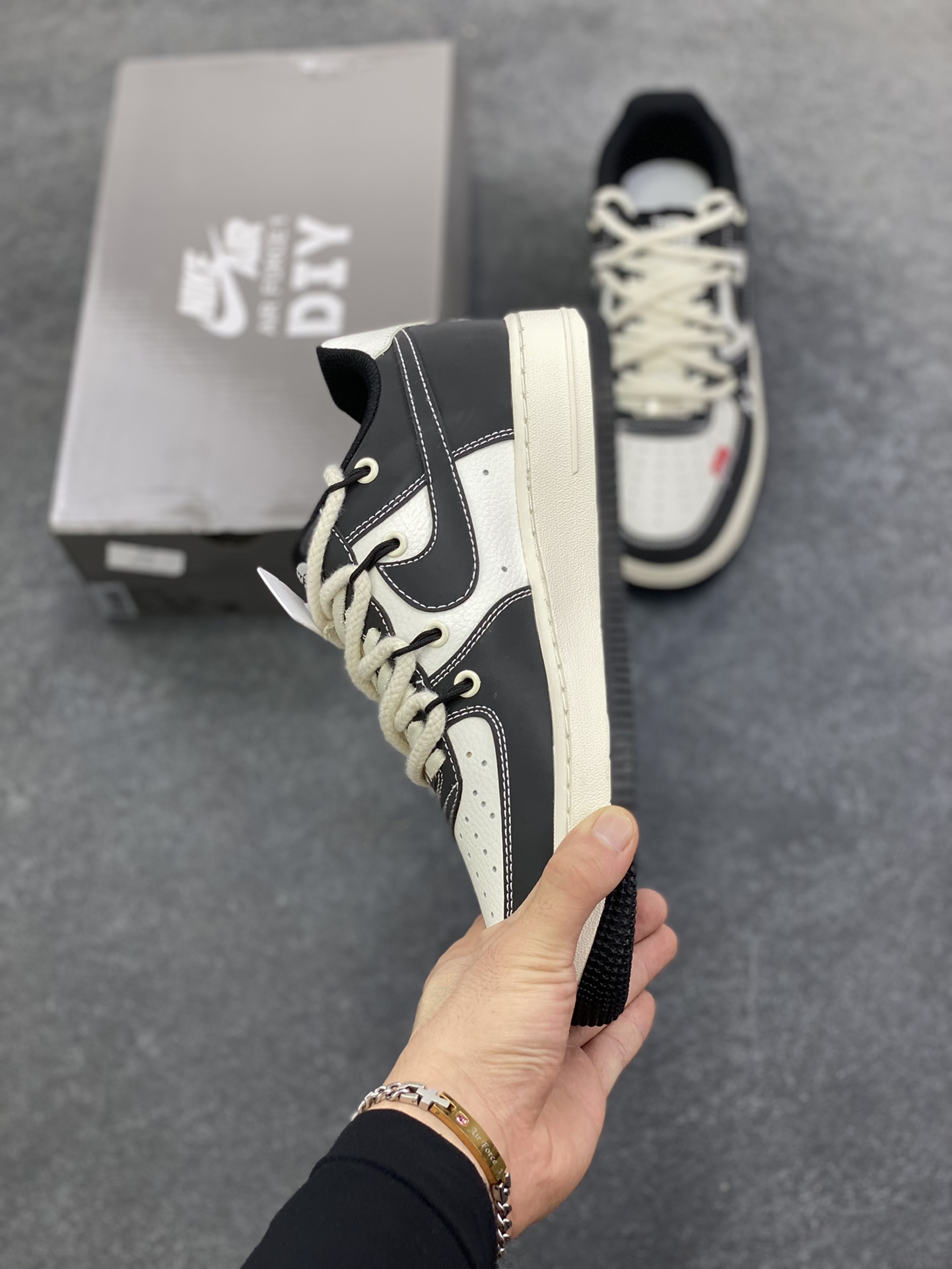 图片[3]-高端定制Nike Air Force 1 \’07 Low 北面联名— 3M黑灰反光双勾 高端定制 低帮休闲板鞋 定制鞋盒 大厂纯原品质出货 超高清洁度 皮料切割干净无任何毛边 细节完美 货号：AM1588-017 尺码：36 36.5 37.5 38 38.5 39 40 40.5 41 42 42.5 43 44 44.5 45-选品中心