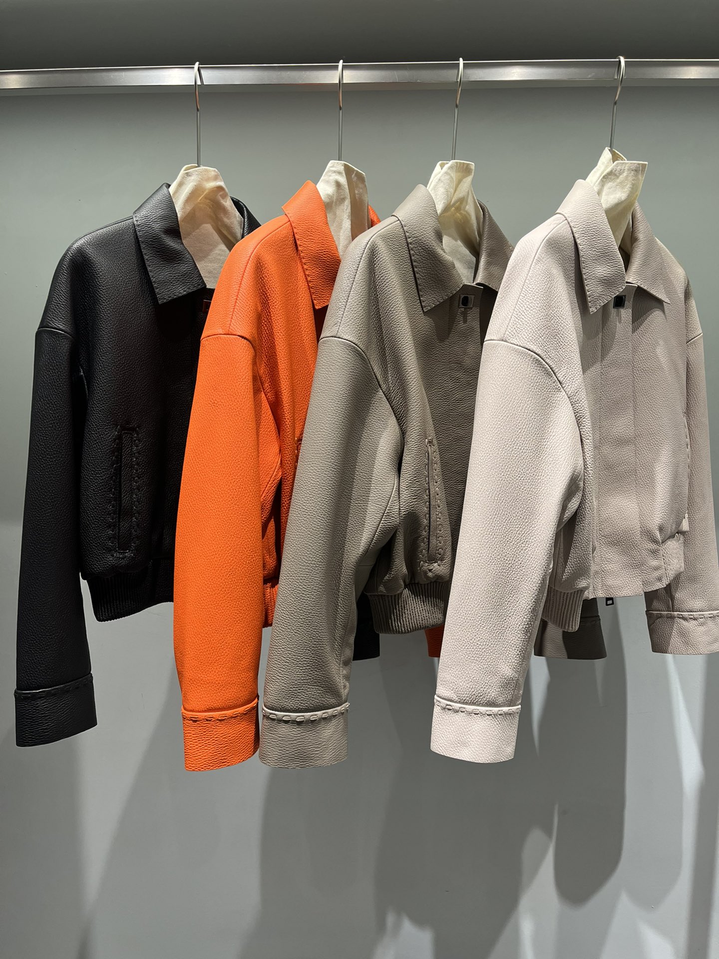 NO:721920,fendi leather jacket four colors, Fendi-clothing, fendi, fendi, leather jacket,19860909fendi皮衣四色,芬迪-服装,fendi,fendi,leather jacket,,Women's clothing