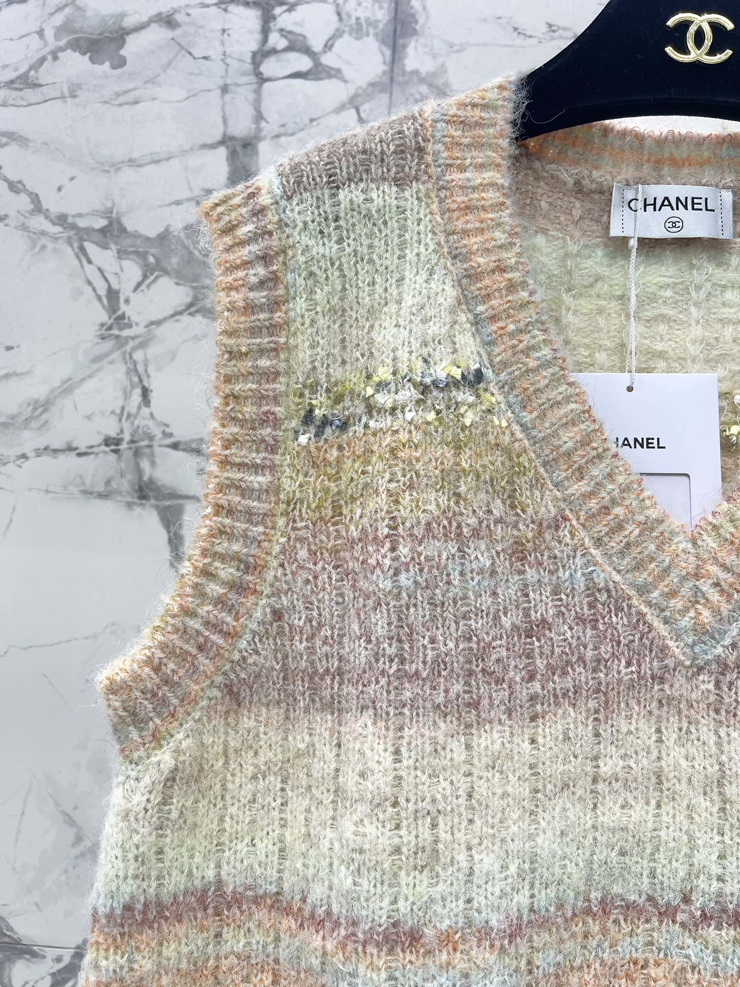 Chanel V-Neck Sleeveless Mohair Vest Gradient Patchwork Top 4 i1758100990 3797 2