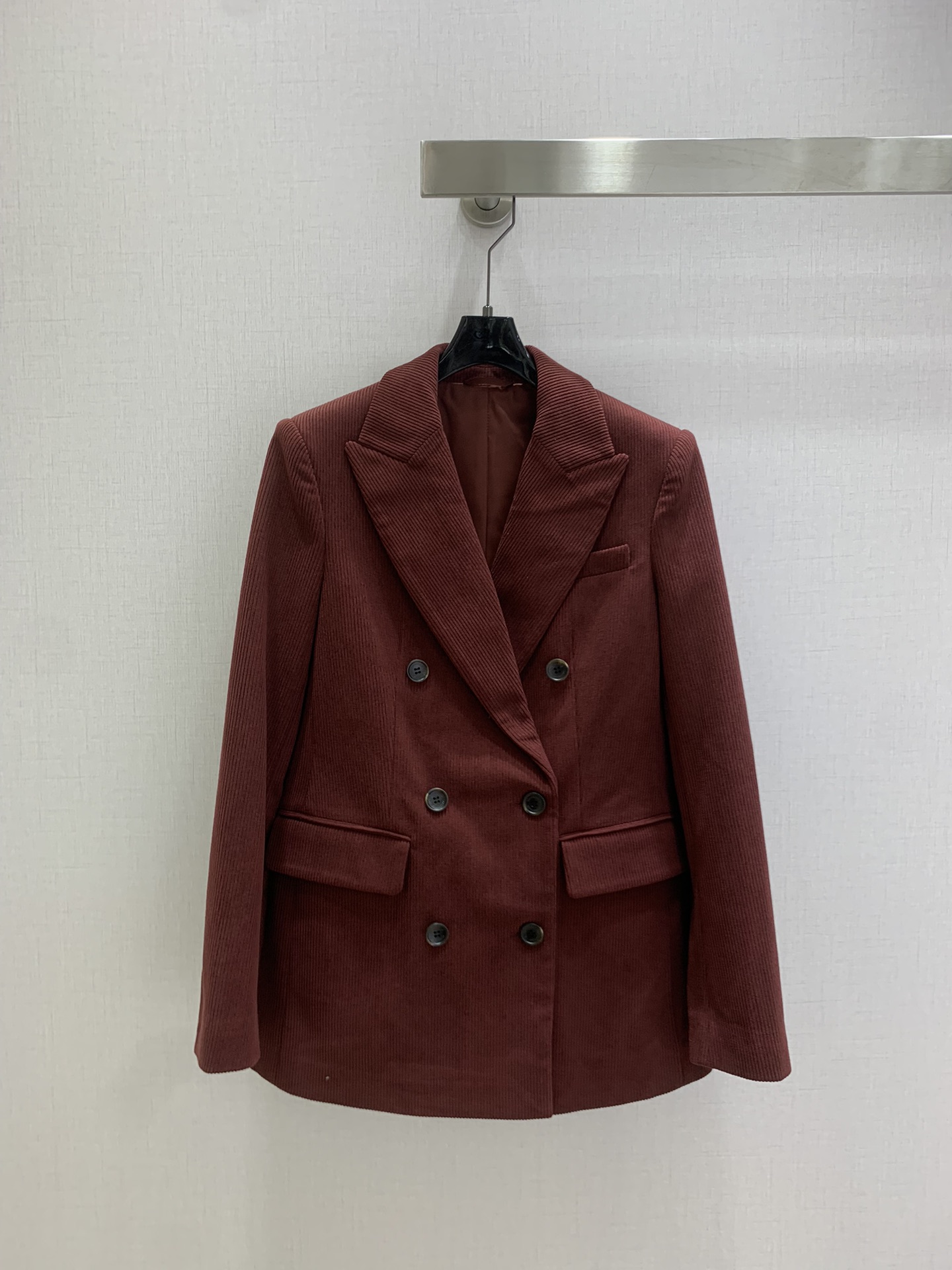 NO:505178,Highly recommended BC*2025 early autumn new style, three-breasted suit jacket, simple and atmospheric suit jacket, very high-end imported texture, carefully look at the details, the upper body is very cool, clean and productive, enhance temperament~~ completely according to the level of high-quality ready-to-wear, you can't help but love it. A must-have item for temperament MM, one color, SMLXL code, high-quality ABC,, jackets & coats, business suit, alexander wang19860909强烈推荐 BC*2025早秋新款 三排扣西装外套 简洁大气的西装外套 非常高级的进口质地 仔细看细节 上身非常飒 干净有品 提气质~~完全按照高定成衣水准 无法不爱 气质MM必入单品 一个色 SMLXL码 高品质ABC,,jackets & coats,business suit,alexander wang,Women's clothing