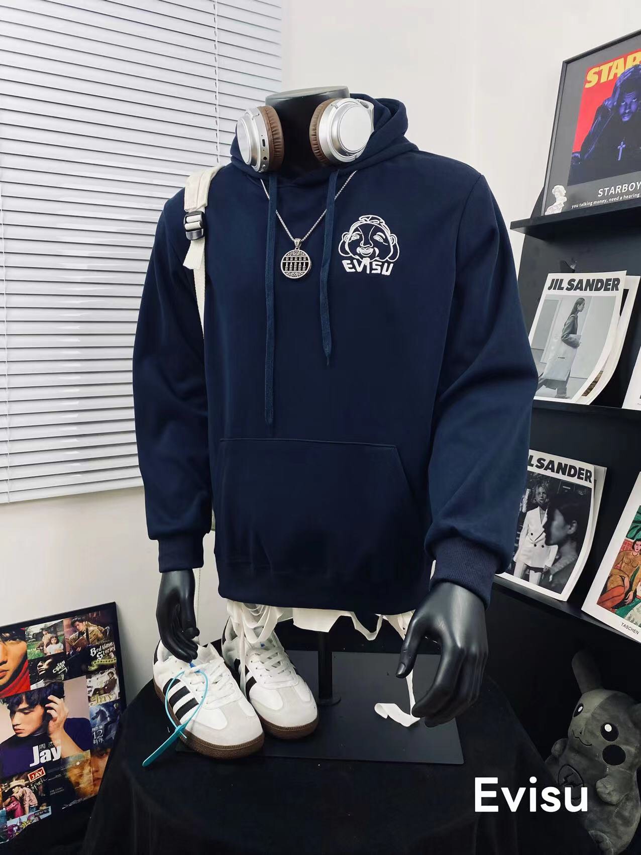 🛒150💰『常熟纯原高端货』✅每日新品上新,质量品质放心,三标齐全版本,EVISU福神重工刺绣佛头休闲连帽卫衣男女同款 搭配情侣更赞哦💑
🏅️|超级推荐|超人气单品 ins小红书热门爆款💥 情满怀满 绝细对节多到让你怀疑人生 💓真心喜欢 带点头街范儿 版型延品续牌的历史 基百础搭 多袋设计 增加 拿到手上分的量就知道品质!原出厂品 品细相节秒杀各路仿货上身即是潮流 穿着舒适 做工精细 帅气十足!潮流百搭 人气爆款!上身炒鸡A😎男女都可以轻松上身 版型宽松 种草种草🌿
Color:酷黑 藏蓝
Size :M L XL XXL
衣长 胸围 袖长
M 64 112 55
L 66 114 57
XL 68 116 59
XXL 70 118 61
(手工测量存在1~2cm误差)