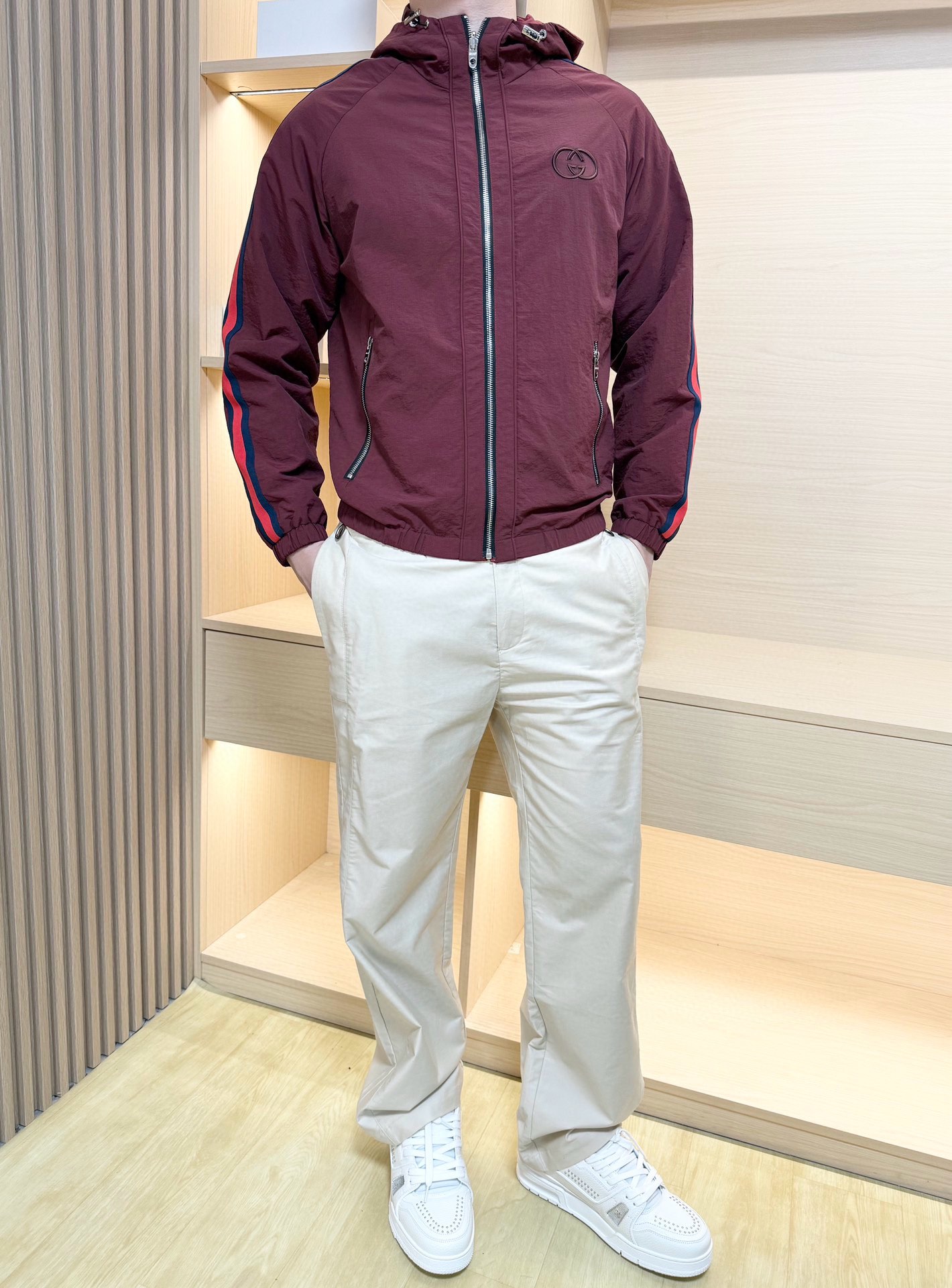 NO:526656,Guqi-2025 counter latest hot double-sided jacket shipped, hot-selling items in European and American counters!  Selected Italian imported polyester fabrics with the latest design, one side is exquisite double G embroidery, the other side is full of brand patterns, which showcases British style, business and casual boutique. Size M-3XL (model 180/140 catties wear 50, with Hong Kong Lane Crawford gift box packaging),, jackets & coats, alexander wang19860909古琦-2025专柜最新爆款双面外套出货 欧美专柜热销单品！精选意大利进口聚酯纤维面料搭配最新的设计,一面精致双G刺绣另一面通体品牌花纹相当彰显英伦风尚 商务休闲精品.尺码M-3XL（模特180/140斤穿50,配香港连卡佛礼盒包装）,,jackets & coats,alexander wang,Men's clothing