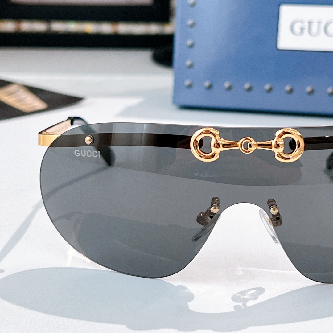 GUCC* MODELO: GG1656 TALLA: 146口0-122