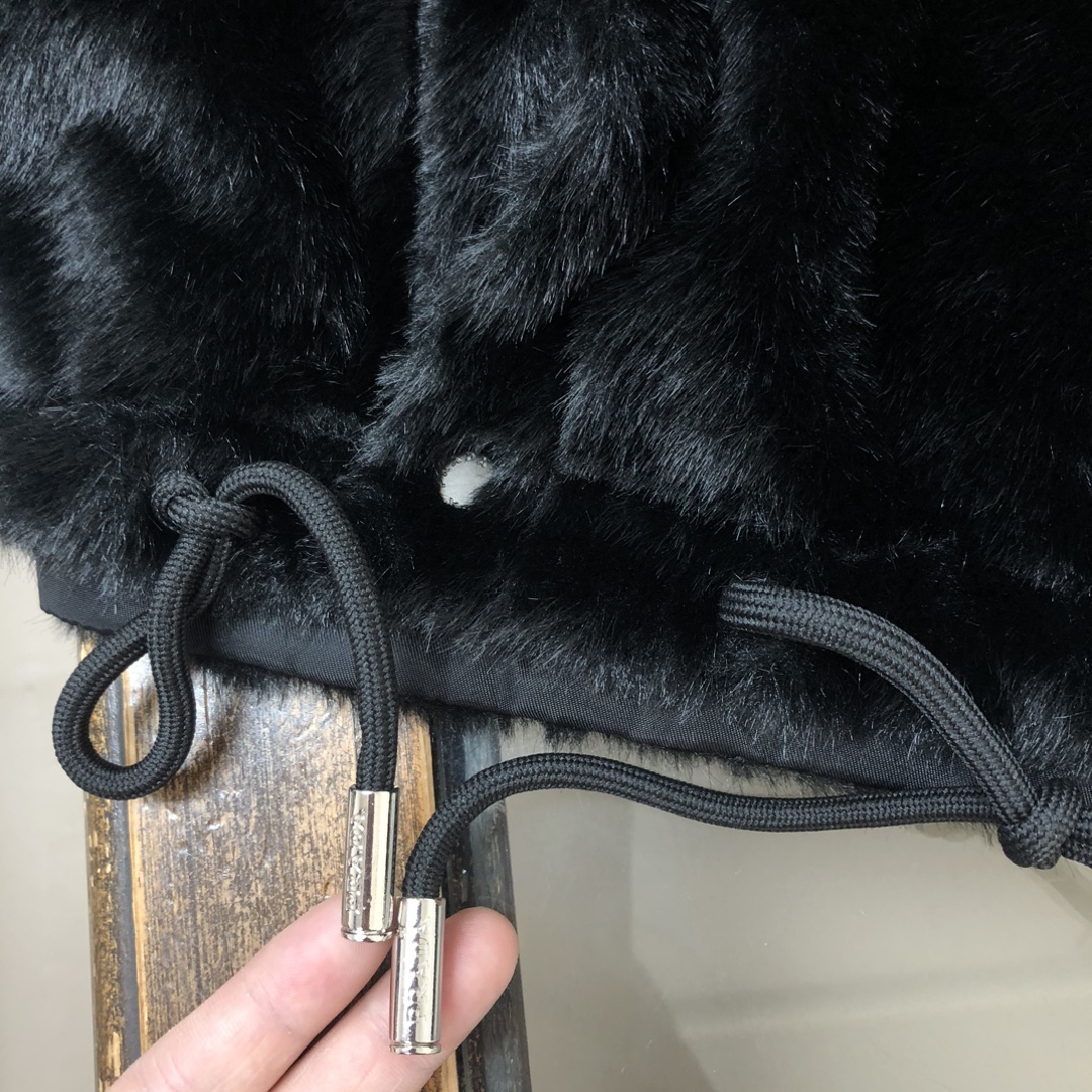 外套 🆕PRADA 普拉达 25秋冬新款双面穿夹克外套～两面🉑穿～满足多种穿搭风格～超级狠货 ！简约廓形