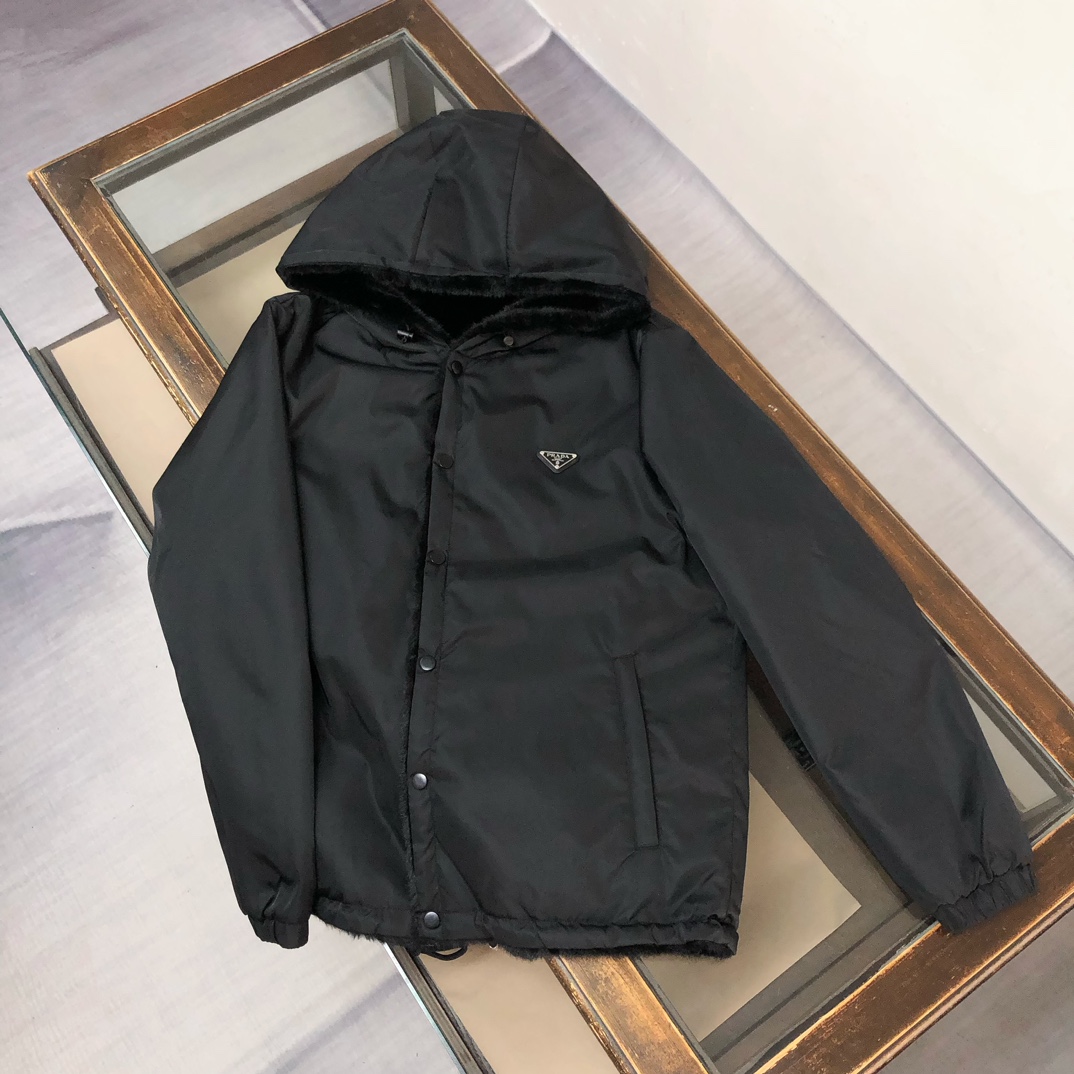 外套 🆕PRADA 普拉达 25秋冬新款双面穿夹克外套～两面🉑穿～满足多种穿搭风格～超级狠货 ！简约廓形